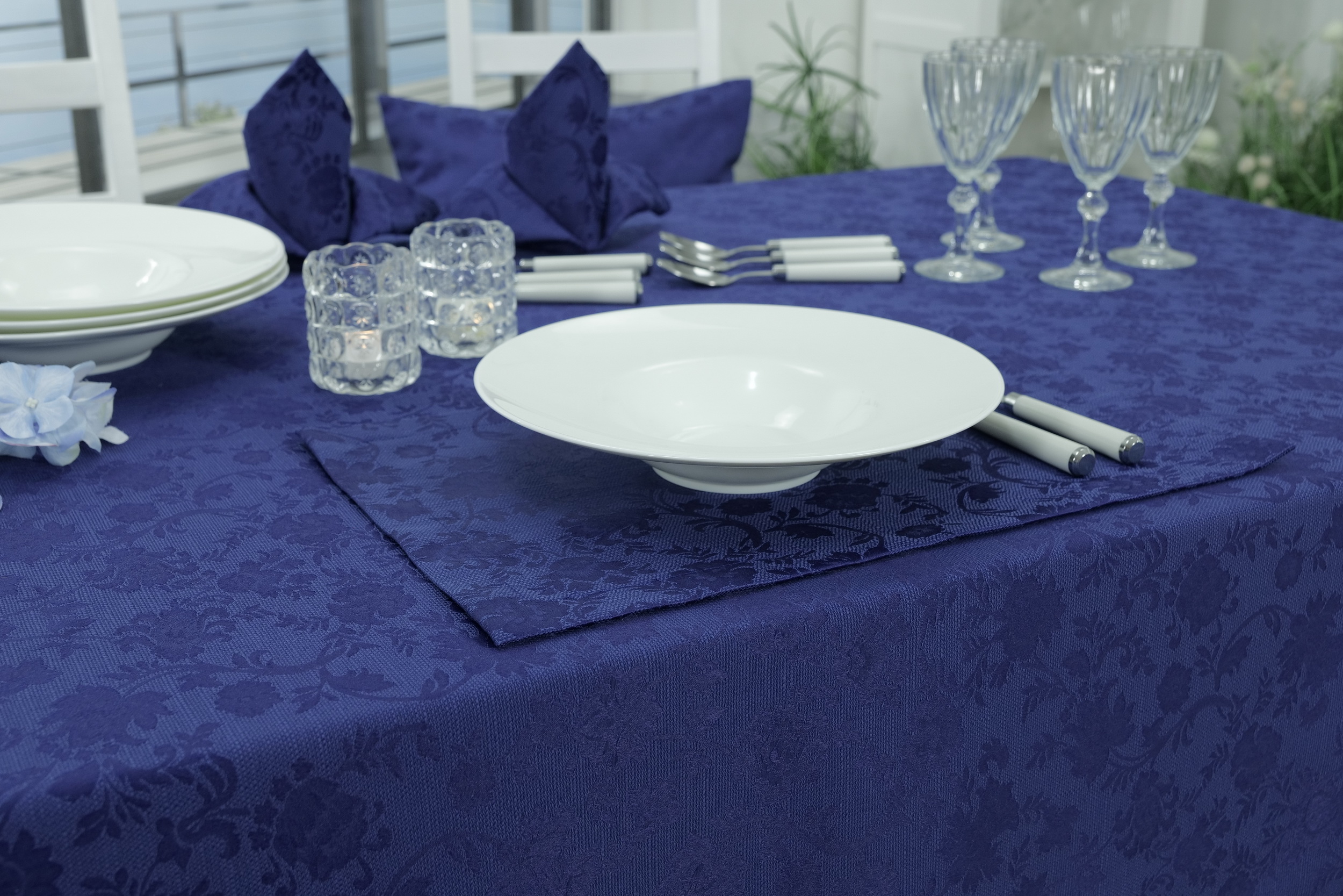 Tischdecke mit Fleckschutz Evita Blau Ranke Breite 150 cm