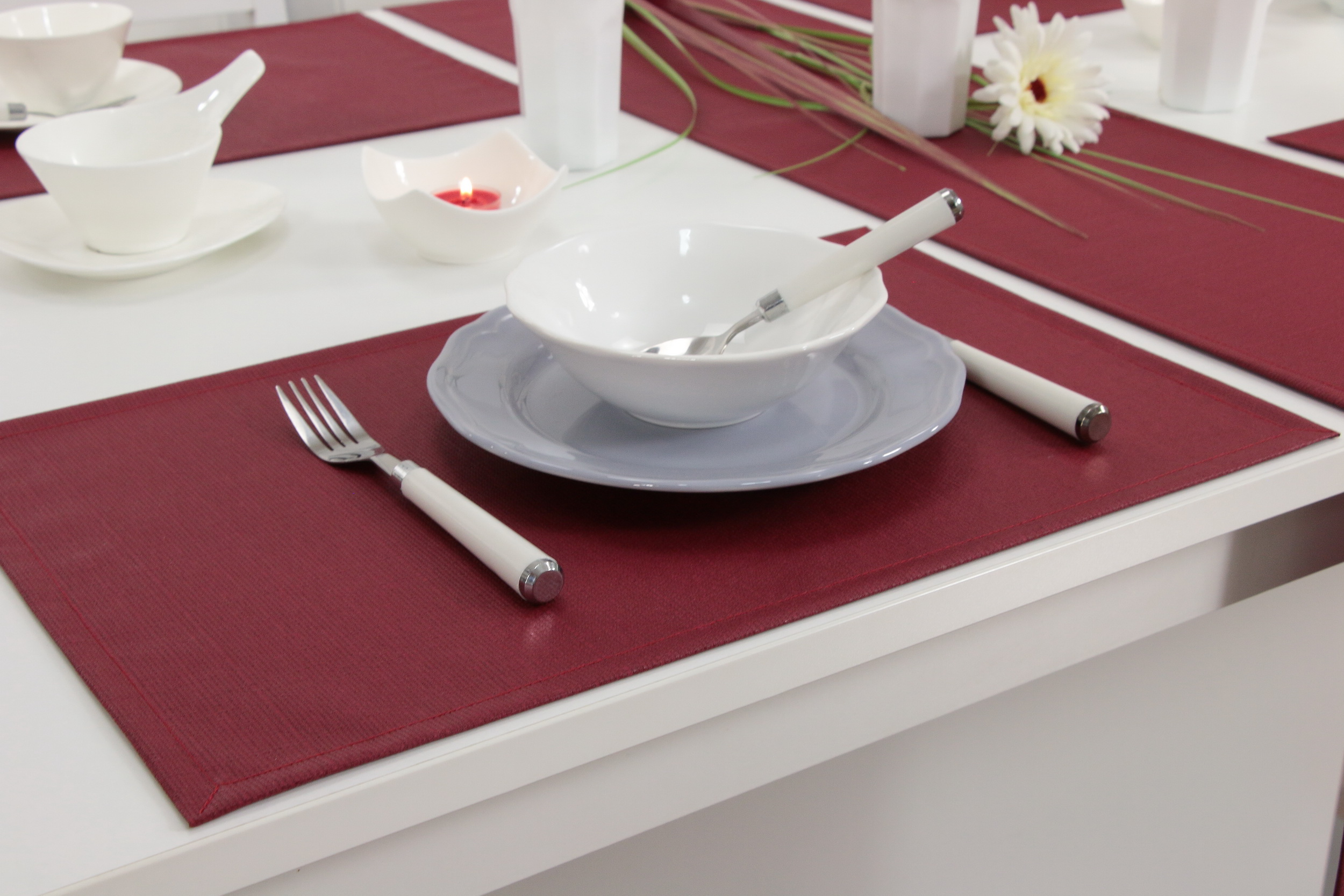 Tischset abwaschbar Bordeauxrot uni Linado Größe 32x42 cm Platzset