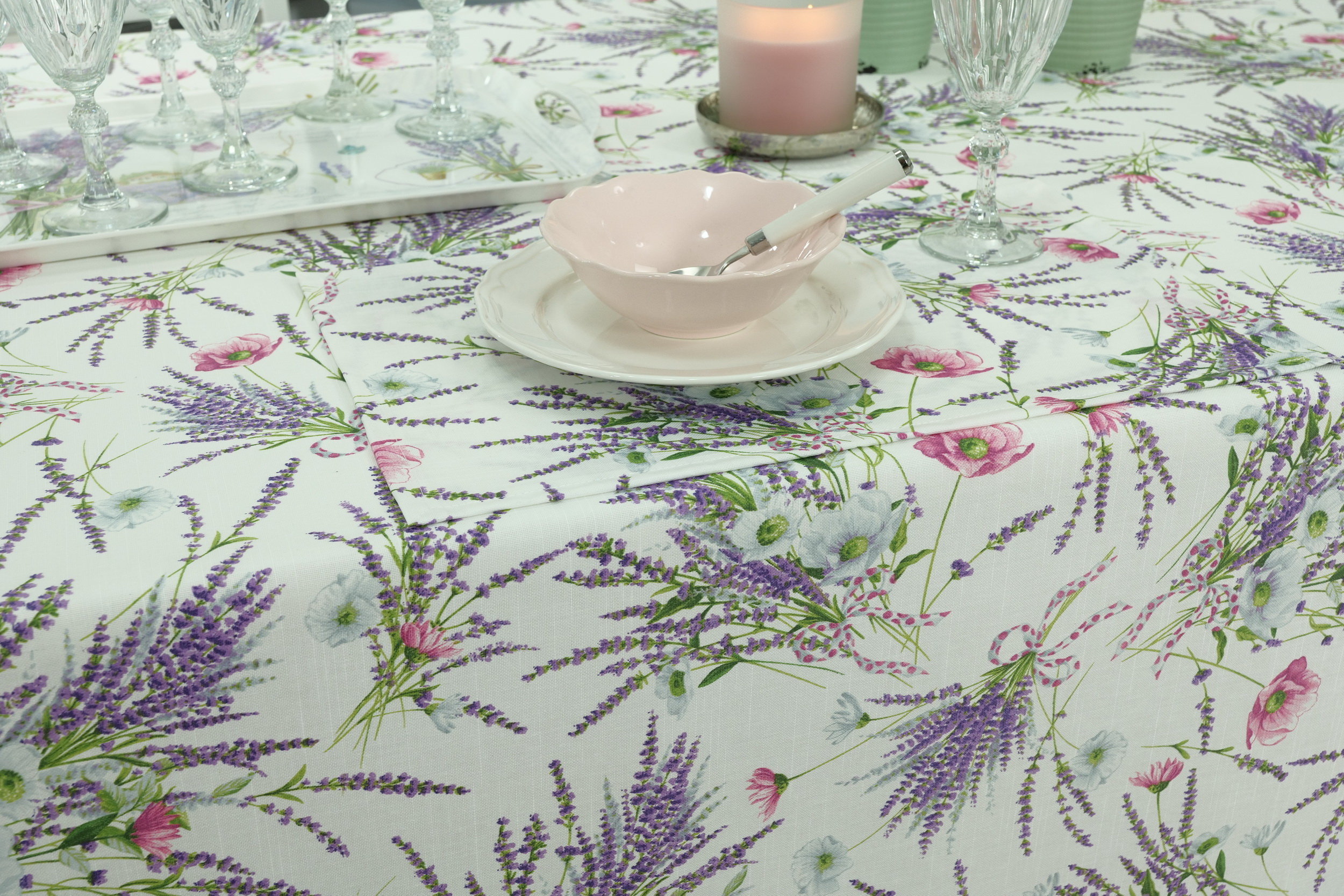 Abwaschbare Tischdecke Motiv Lavendelstrauß Breite 120 cm