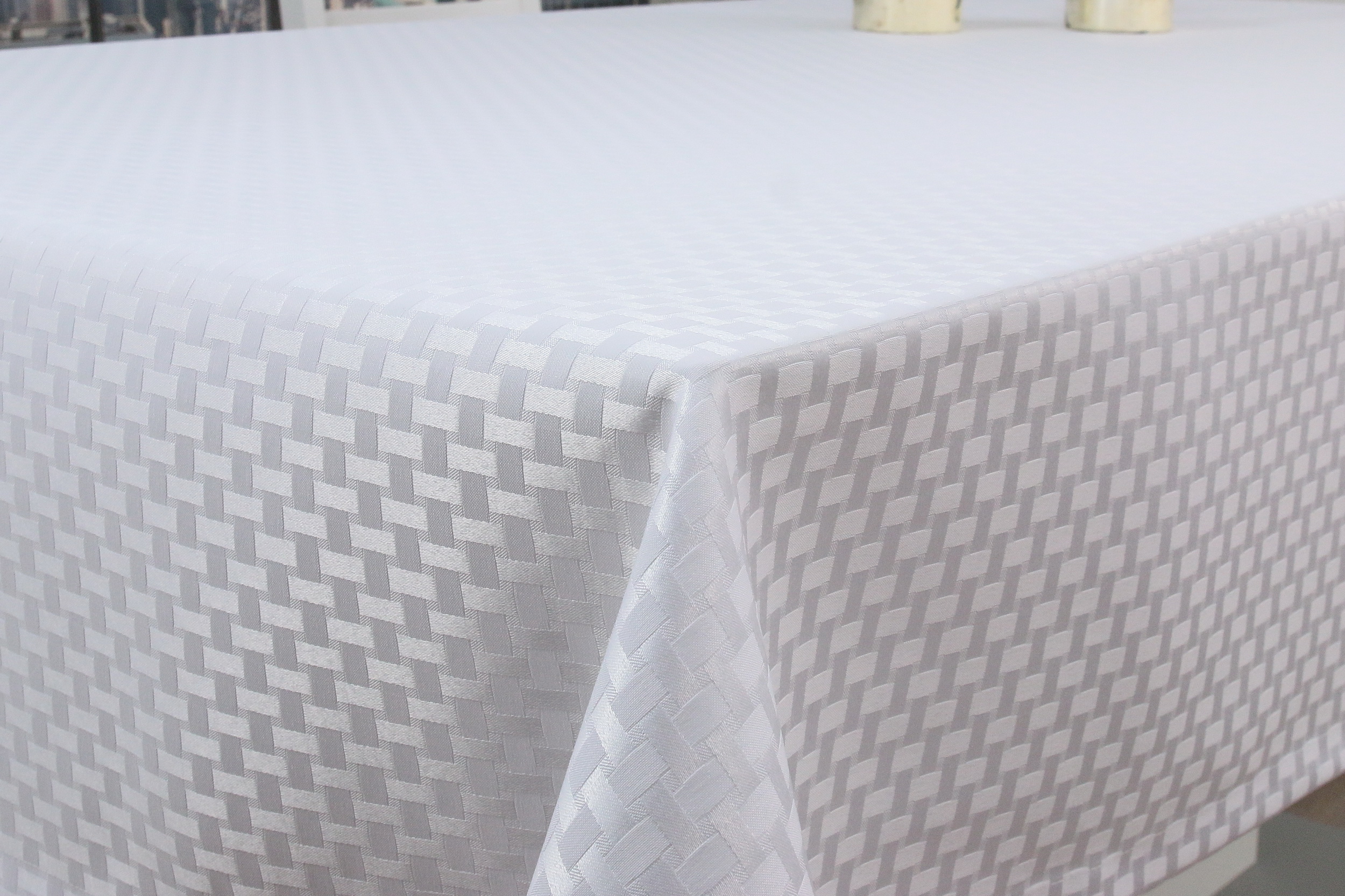 Weiße Tischdecke Karo mit Fleckschutz Ella Breite 160 cm