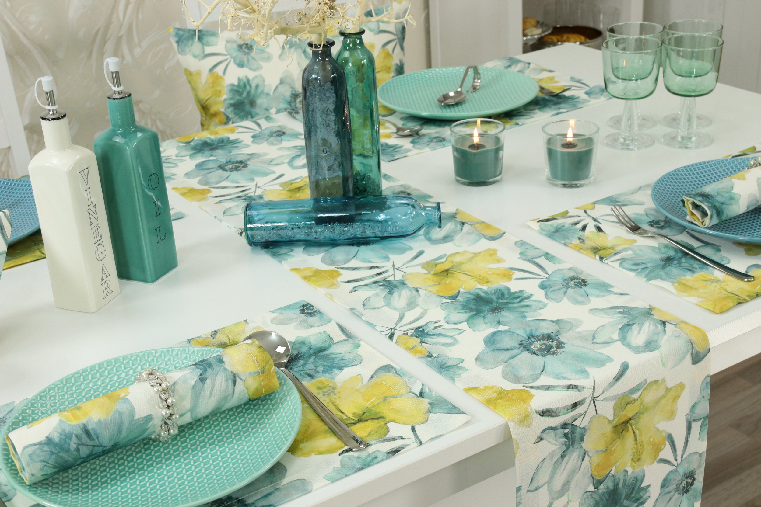 Tischläufer mit Fleckschutz Ozeanblau Flower Muster Breite 25 cm