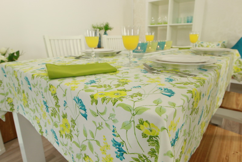Tischdecke Valencia mit Blumenmuster Breite 150 cm