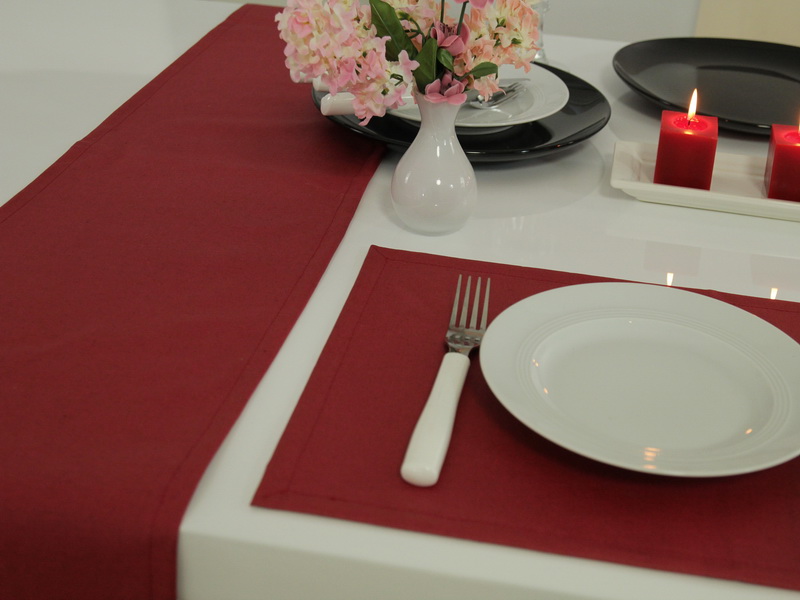 Abwaschbare Tischläufer Rot uni Dali Breite 30 cm