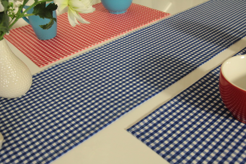 Tischläufer abwaschbar Blau Weiß kleines Karo Franz Breite 40 cm