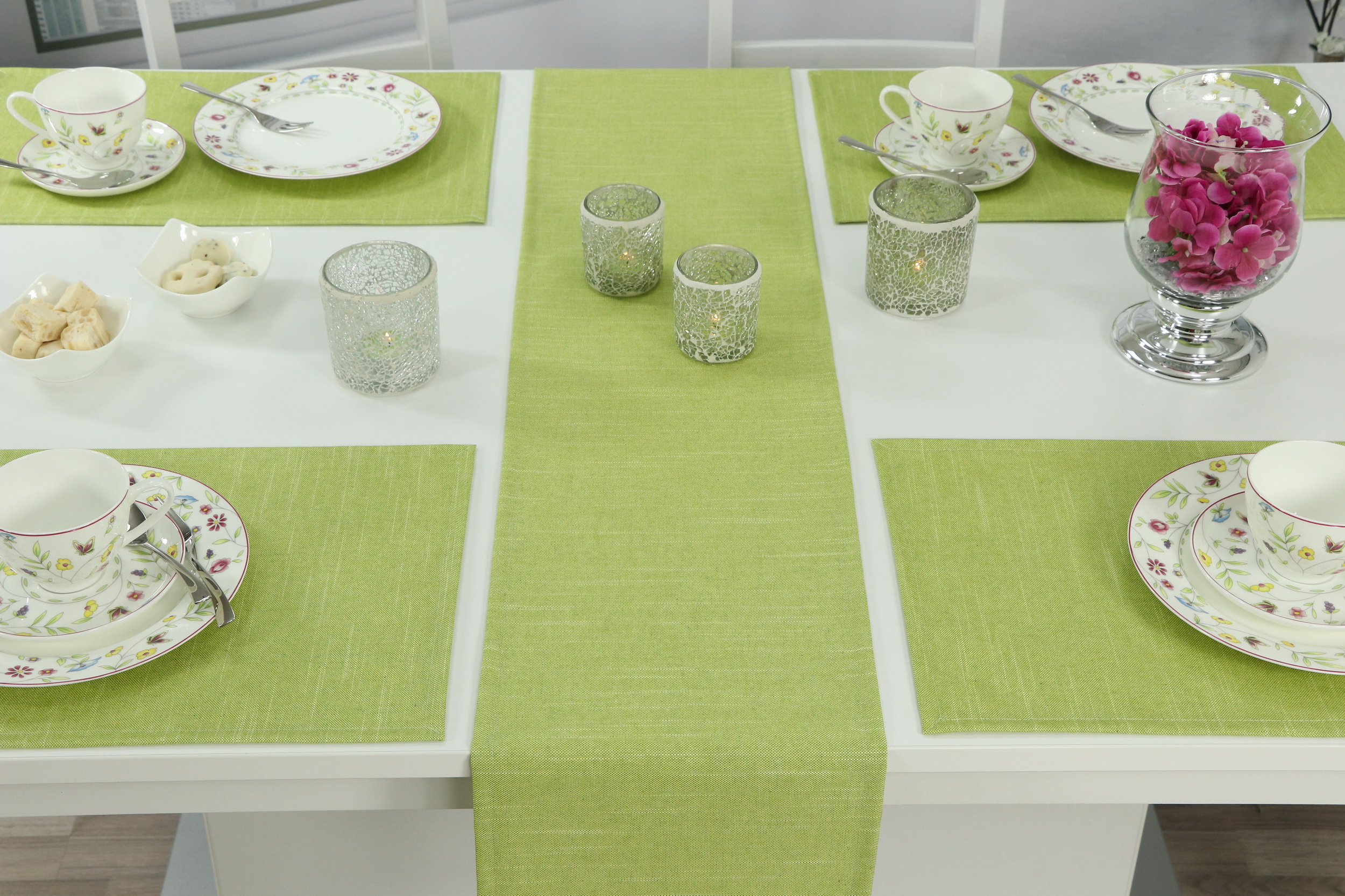 Tischläufer abwaschbar Grün einfarbig Perla Breite 25 cm