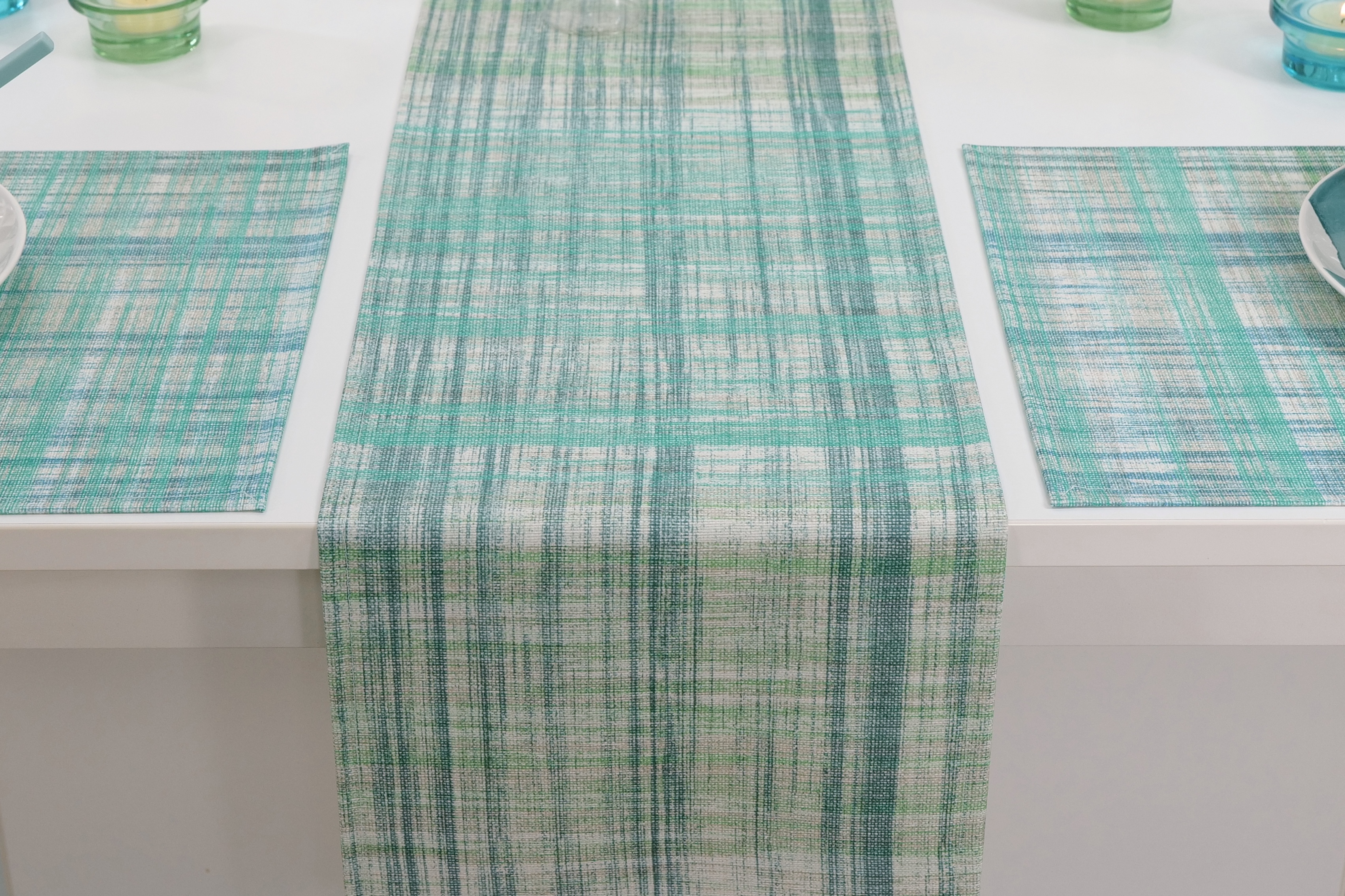 Tischläufer abwaschbar Blau Grün gemustert Madeira Breite 30 cm
