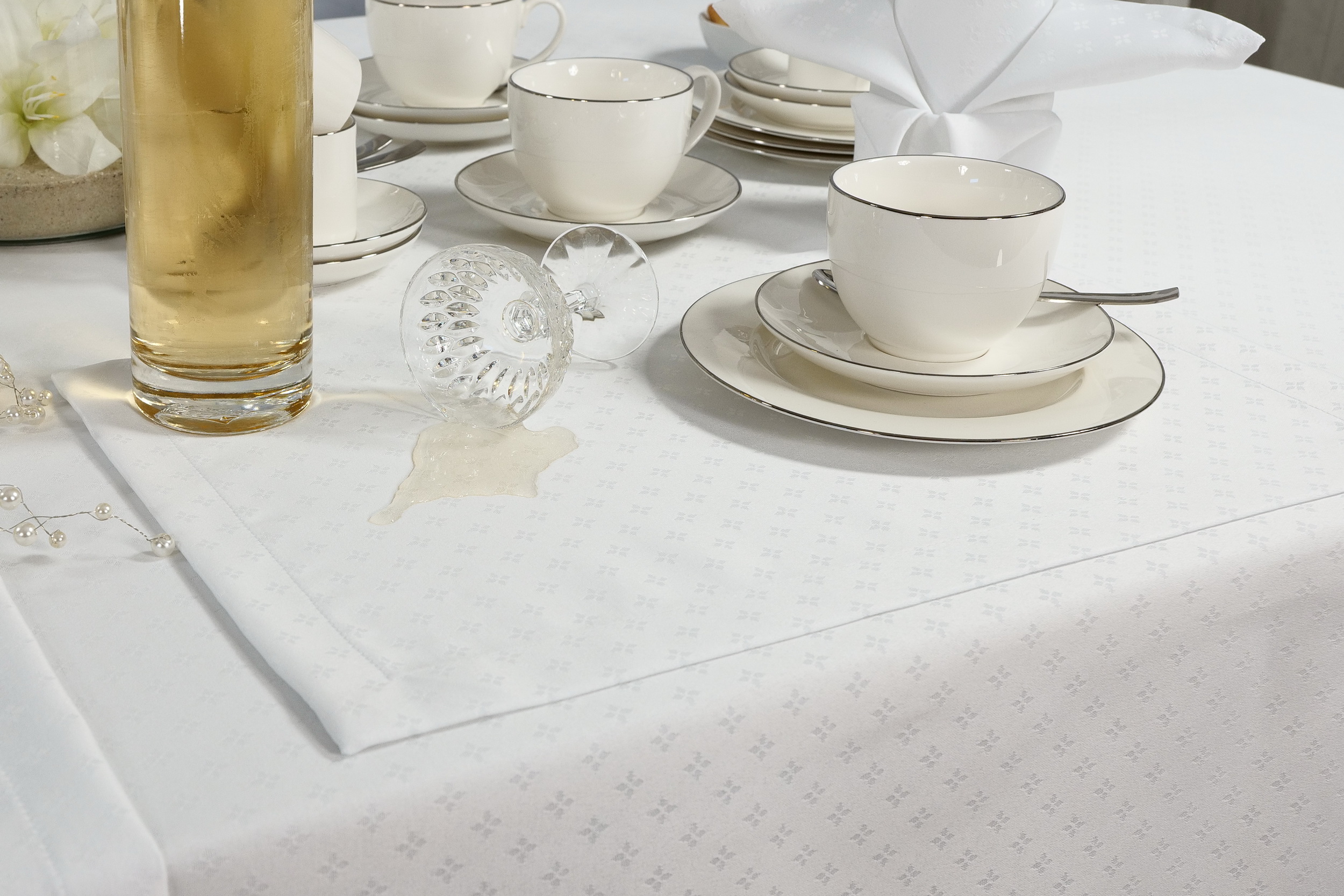 Weiße Tischsets Feines Muster mit Fleckschutz Fiori Größe 32x42 cm Platzset