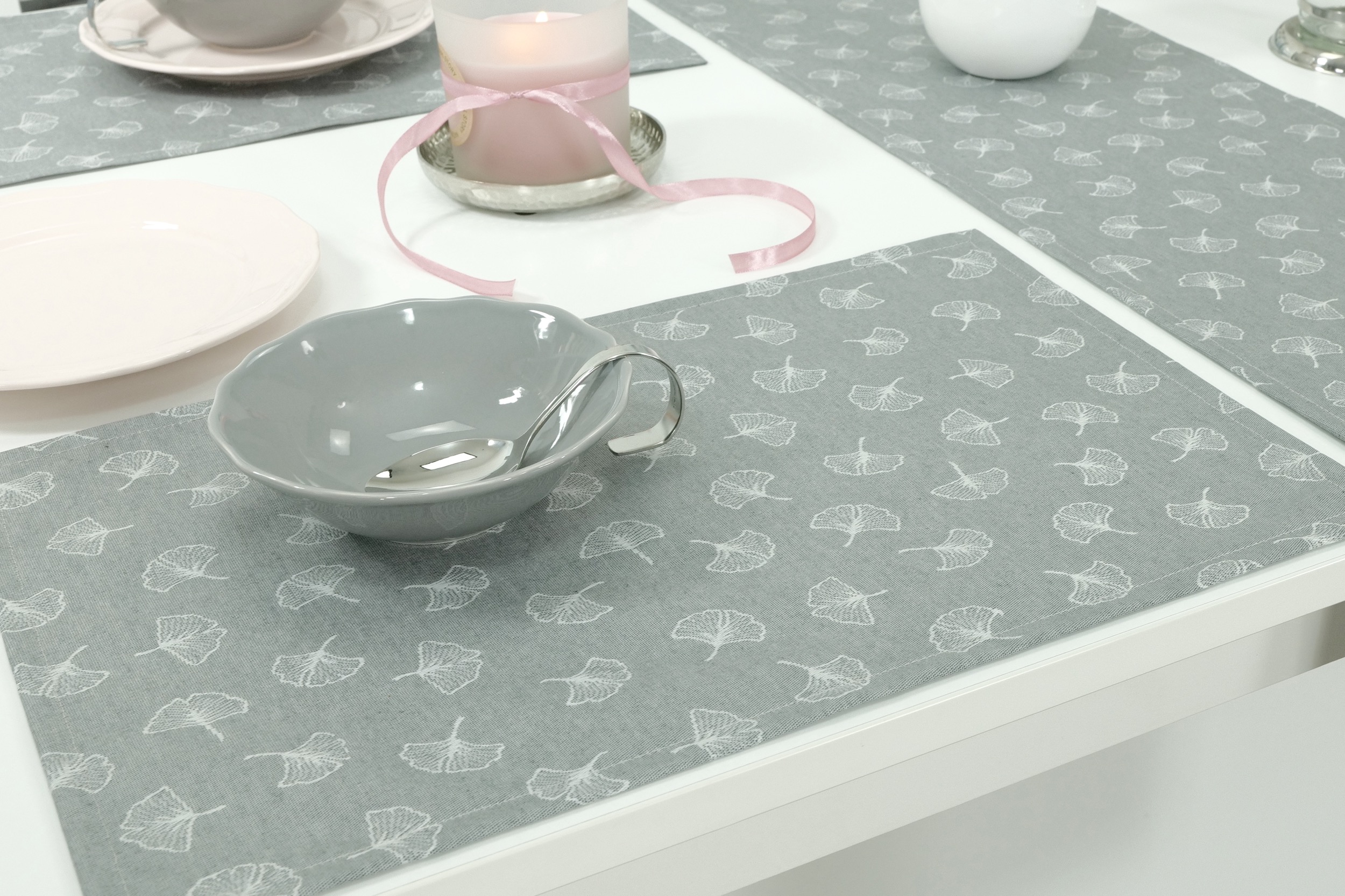 Tischset abwaschbar Grau Muster Malta Größe 30x48 cm Platzset