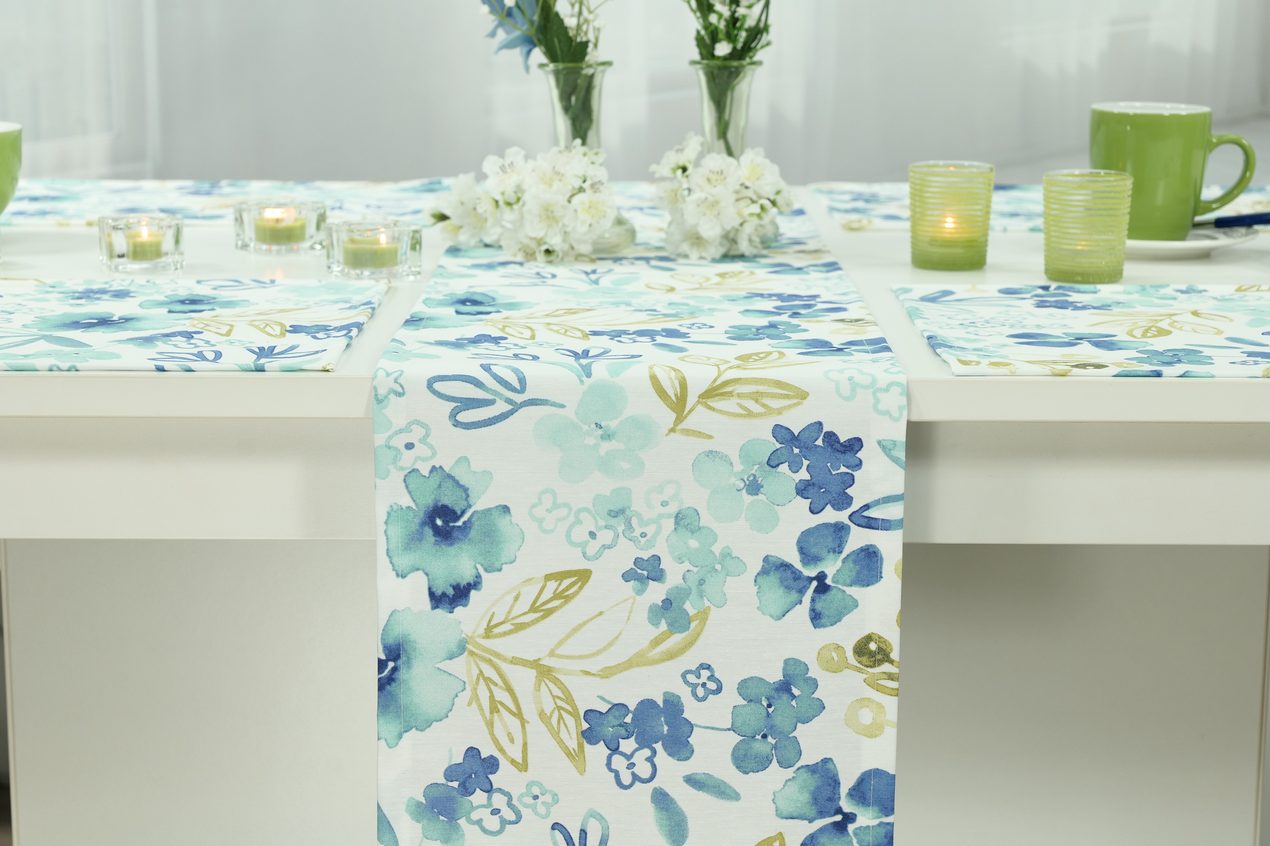 Tischläufer abwaschbar Blüte Blau gemustert Riviera Breite 25 cm