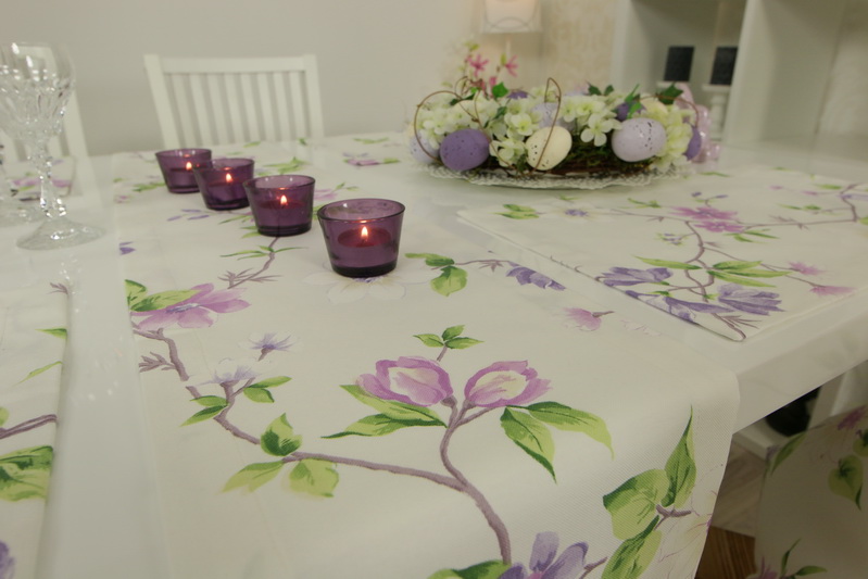 Tischläufer Floral mit Lavendel Blumen Breite 40 cm