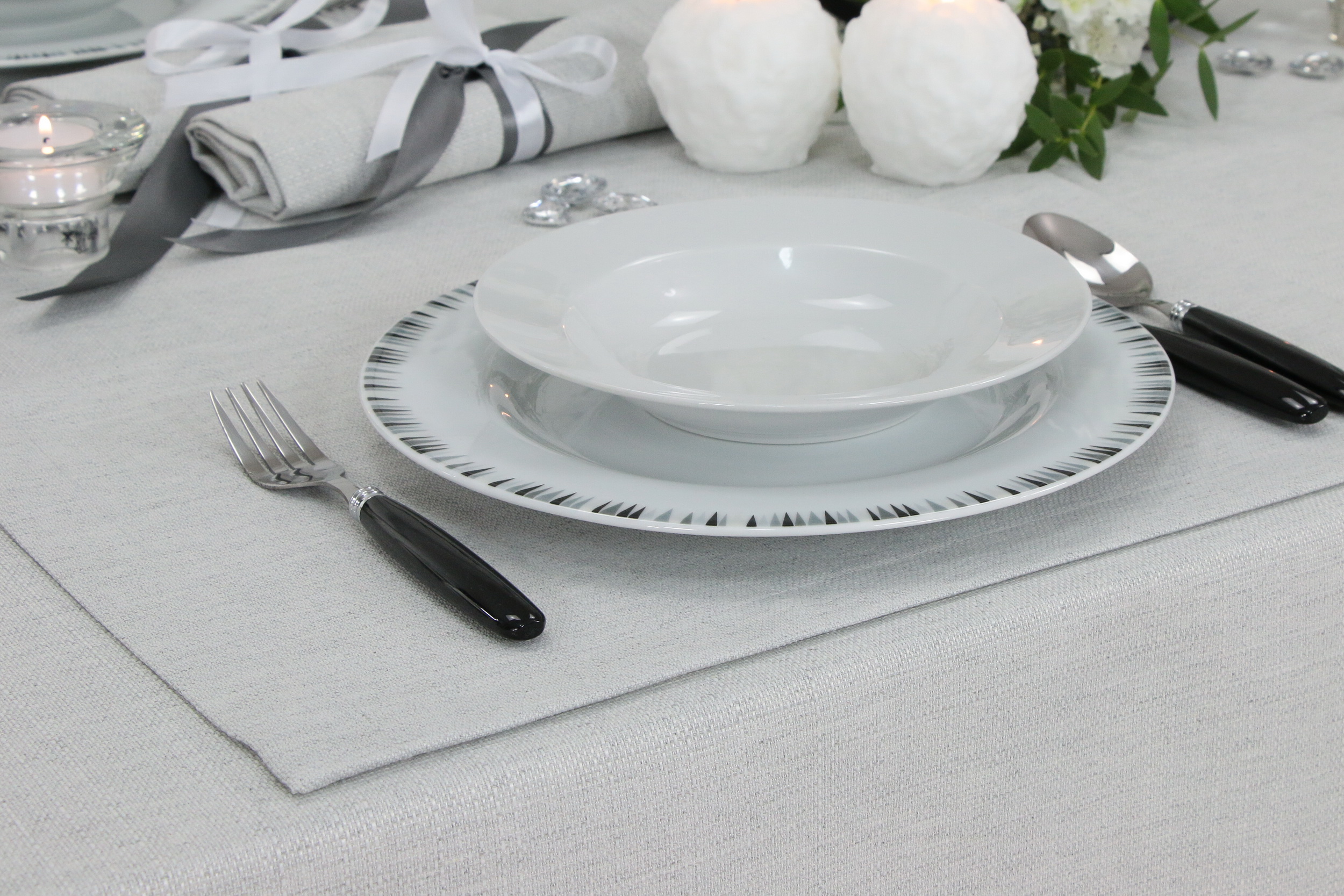 Tischset mit Fleckschutz Evita Perlgrau uni Größe 32x42 cm Platzset