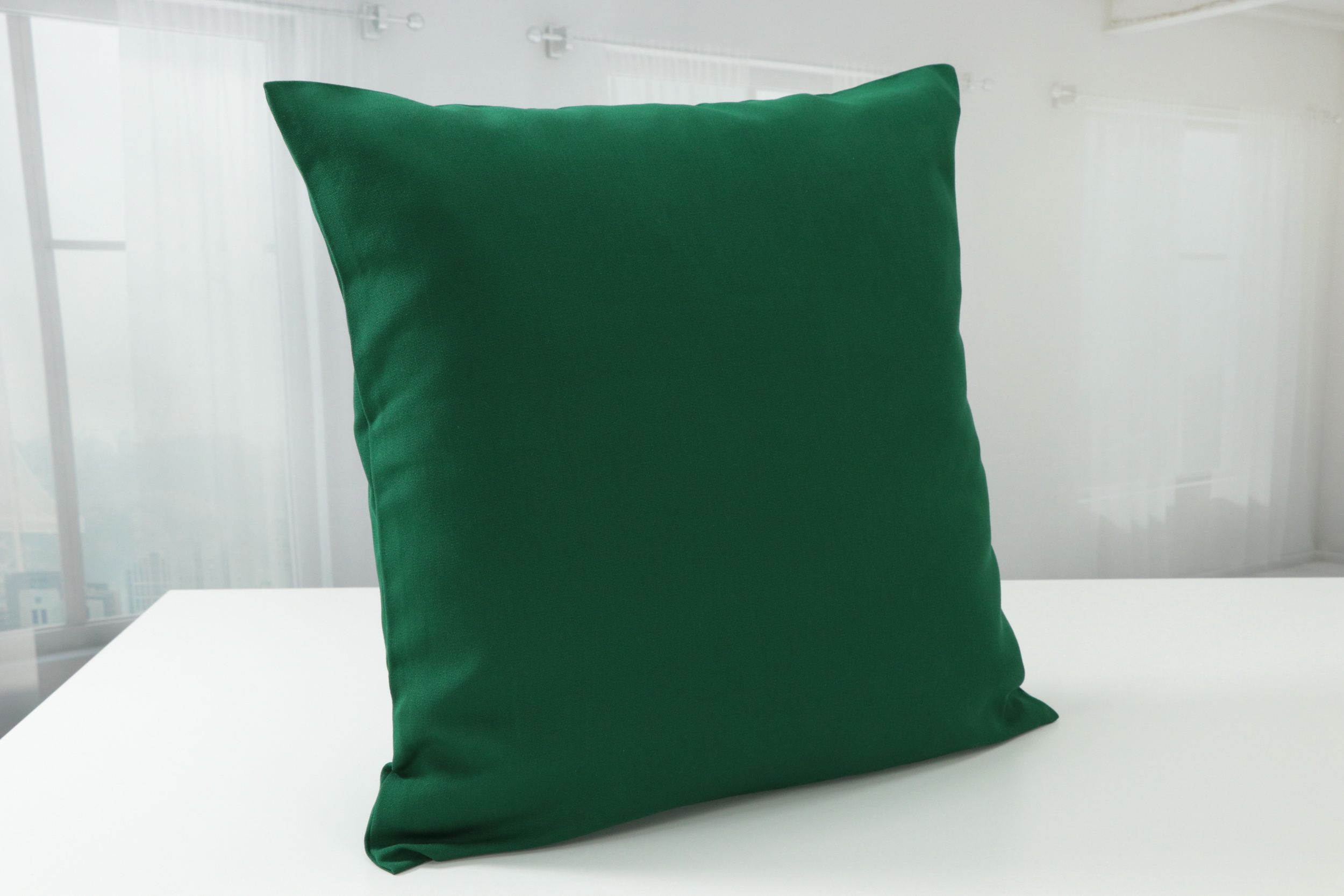 Kissenbezüge + Hüllen mit Fleckschutz Grün uni Sara. Perfekt in jeder Größe.
