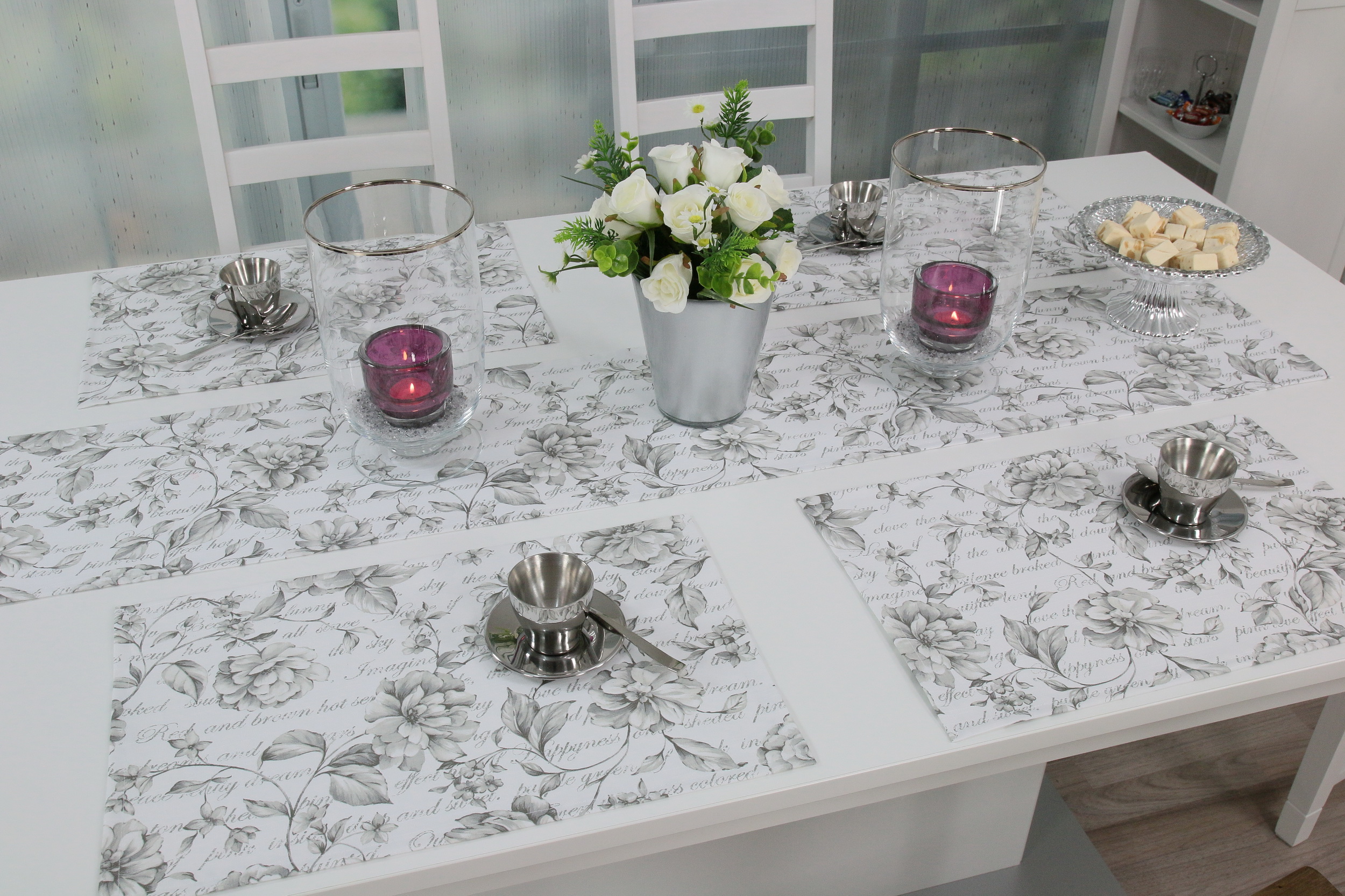 Tischset abwaschbar Grau Weiß Blume Größe 30x48 cm