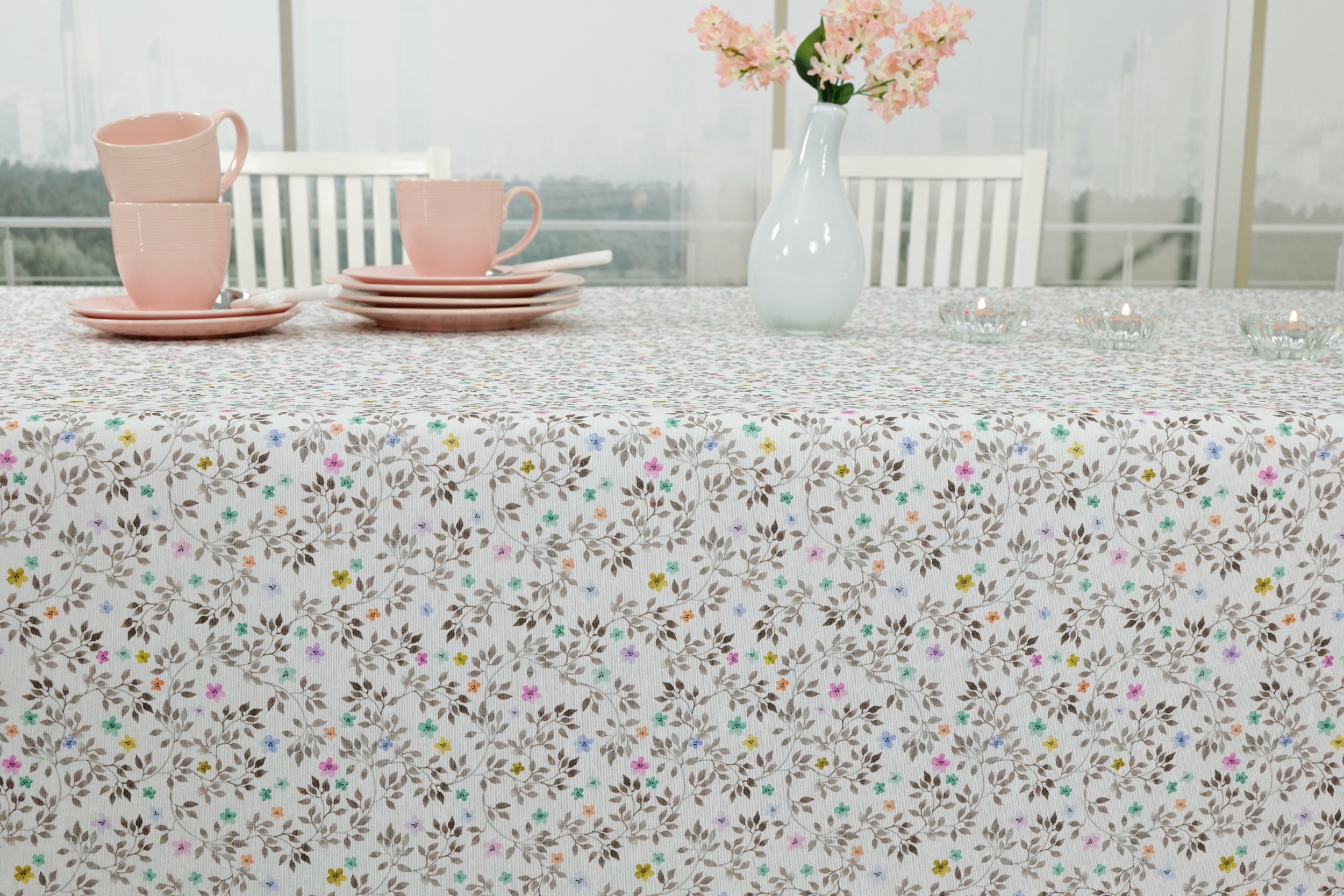 Tischdecke abwaschbar Cremeweiß geblümt Primavera Breite 120 cm