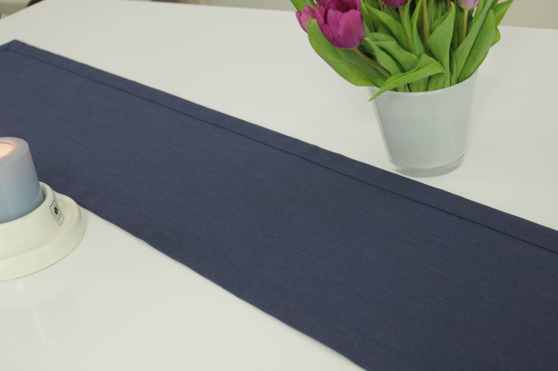 Tischläufer dunkelblau mit Fleckschutz Nia Breite 40 cm