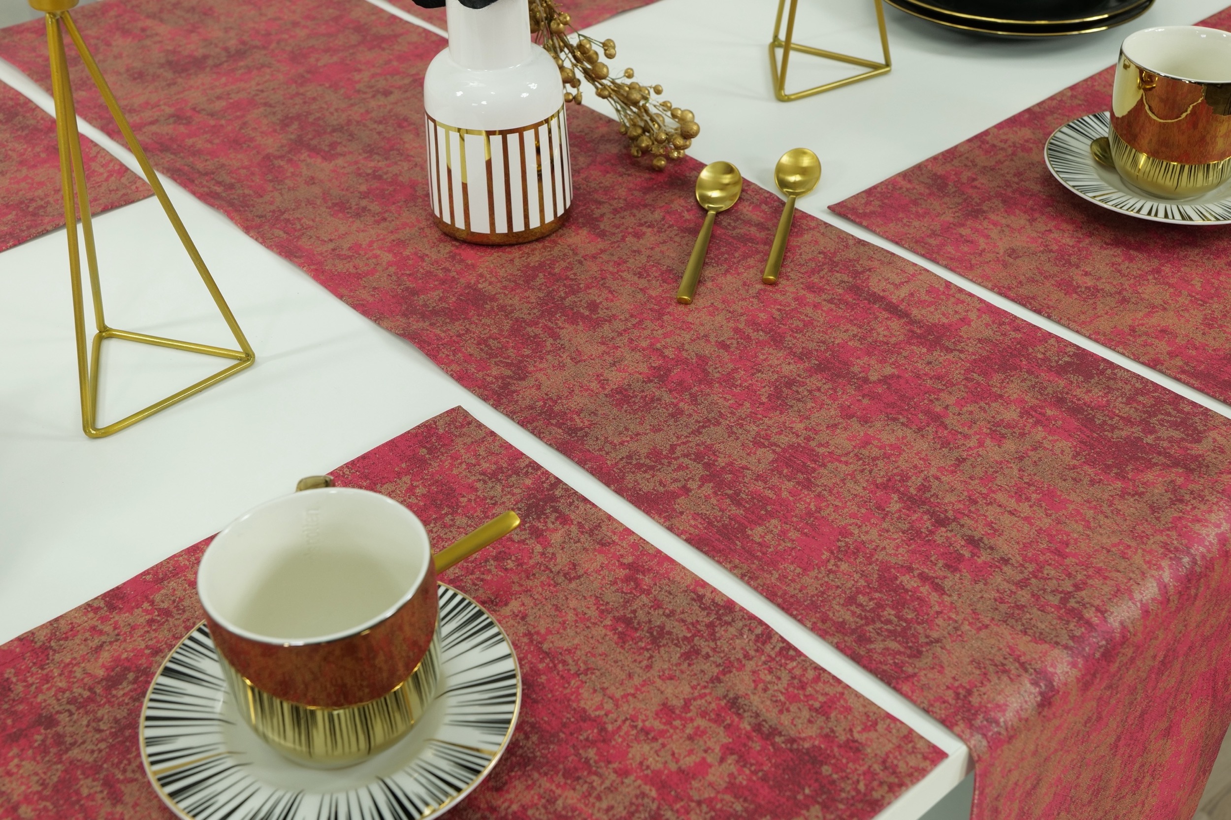 Abwaschbare Tischläufer Rot-Lila Gold marmoriert Thasos Breite 40 cm