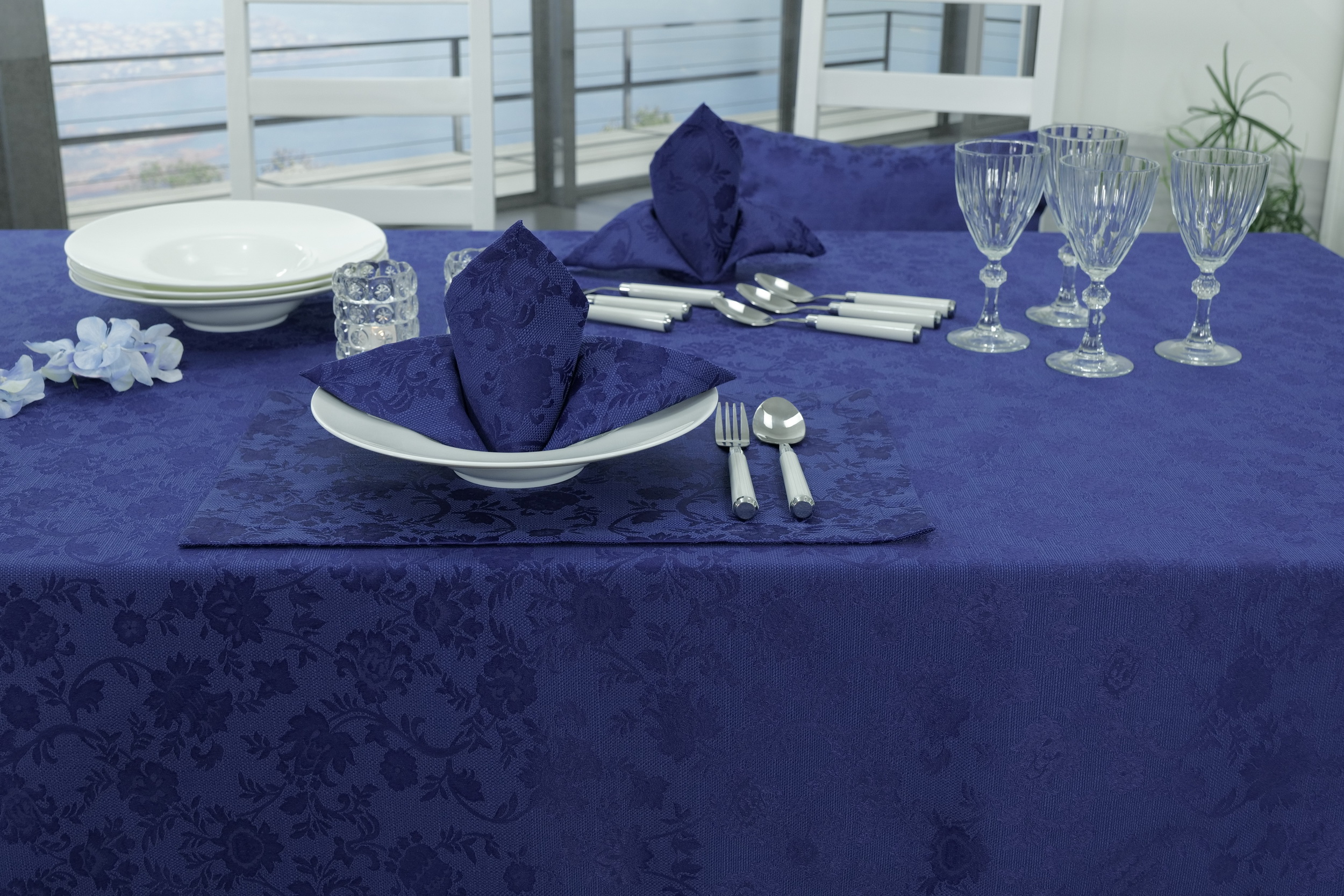 Tischdecke mit Fleckschutz Evita Blau Ranke Breite 100 cm