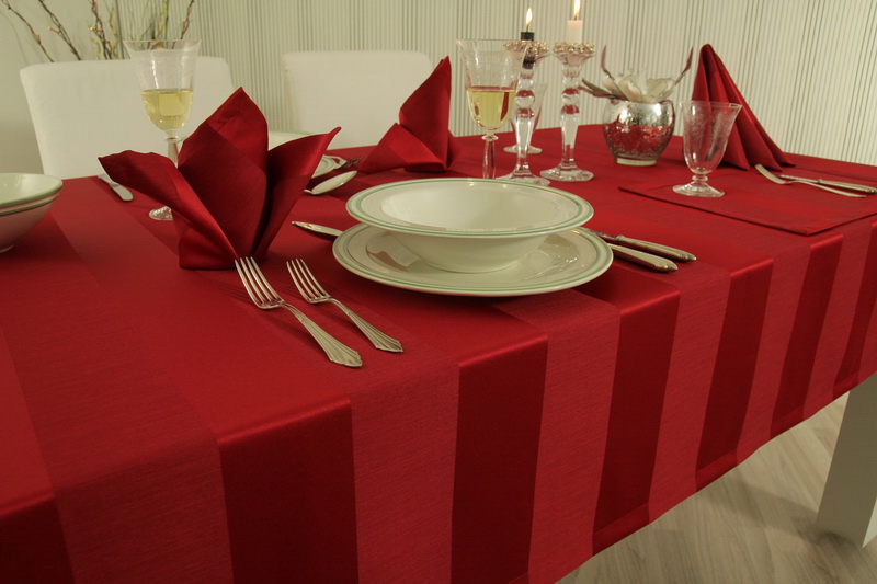 Tischdecke Rubinrot seidig glänzend Streifen Breite 130 cm