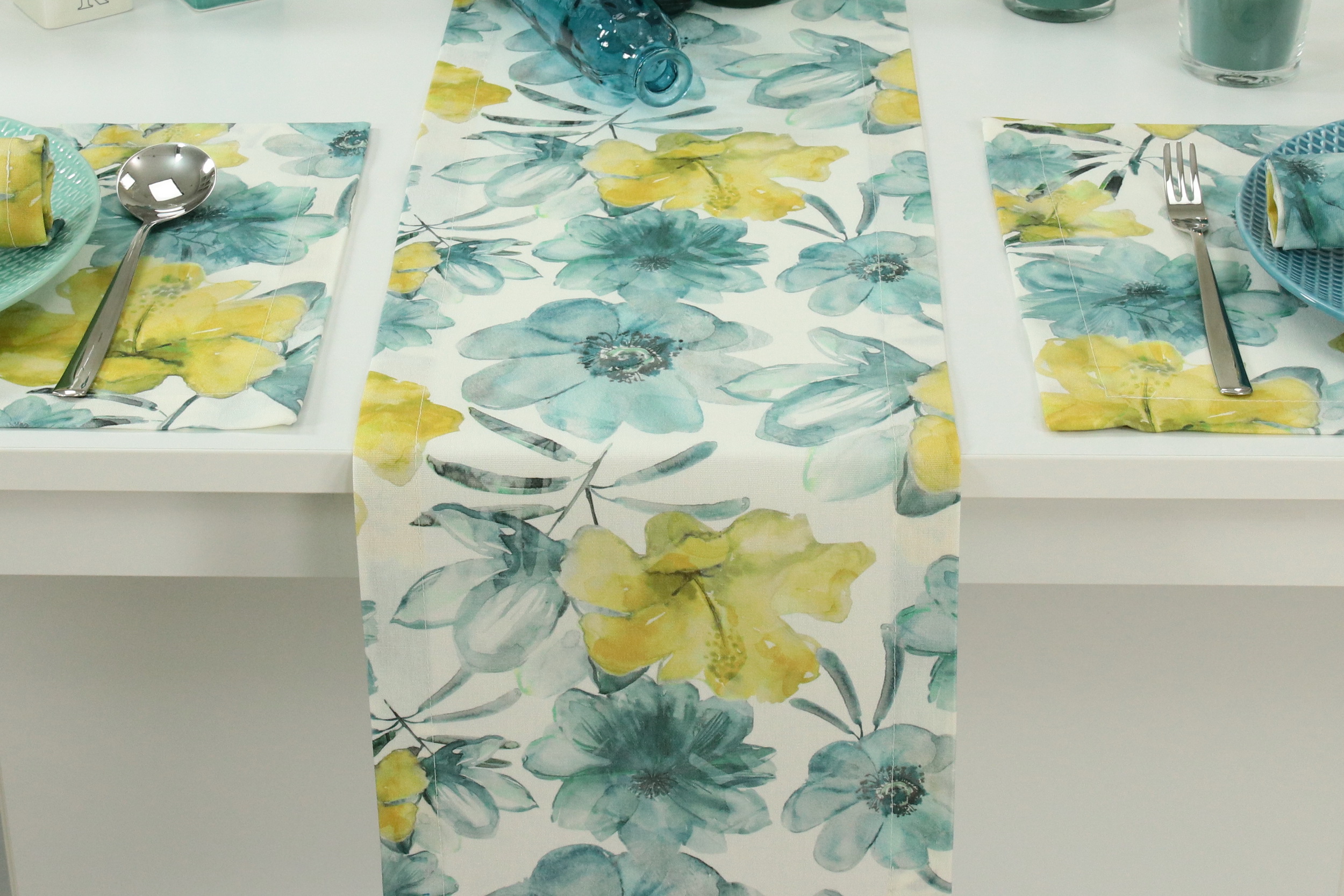 Tischläufer mit Fleckschutz Ozeanblau Flower Muster Breite 30 cm