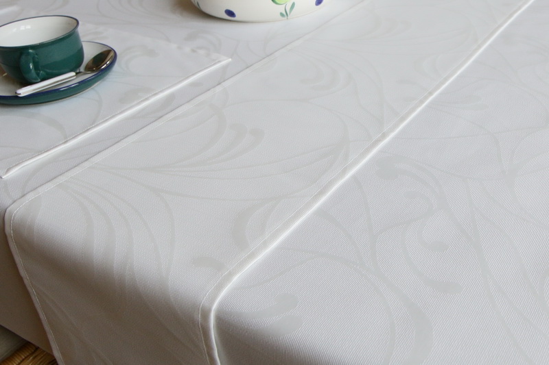 Abwaschbare Tischläufer Caroline Breite 40 cm