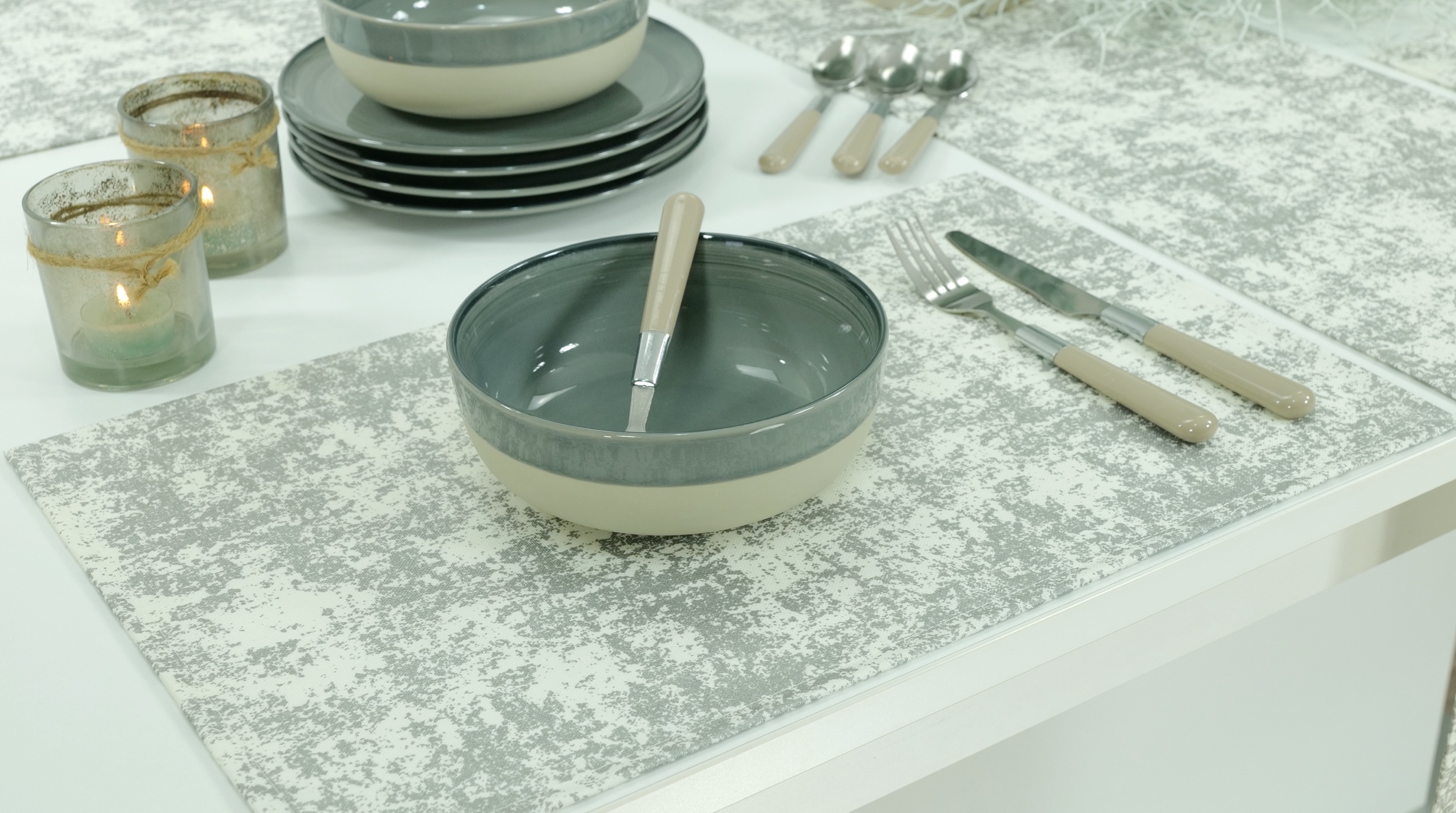 Abwaschbare Tischset Creme Siber marmoriert Thasos Größe 30x48 cm Platzset