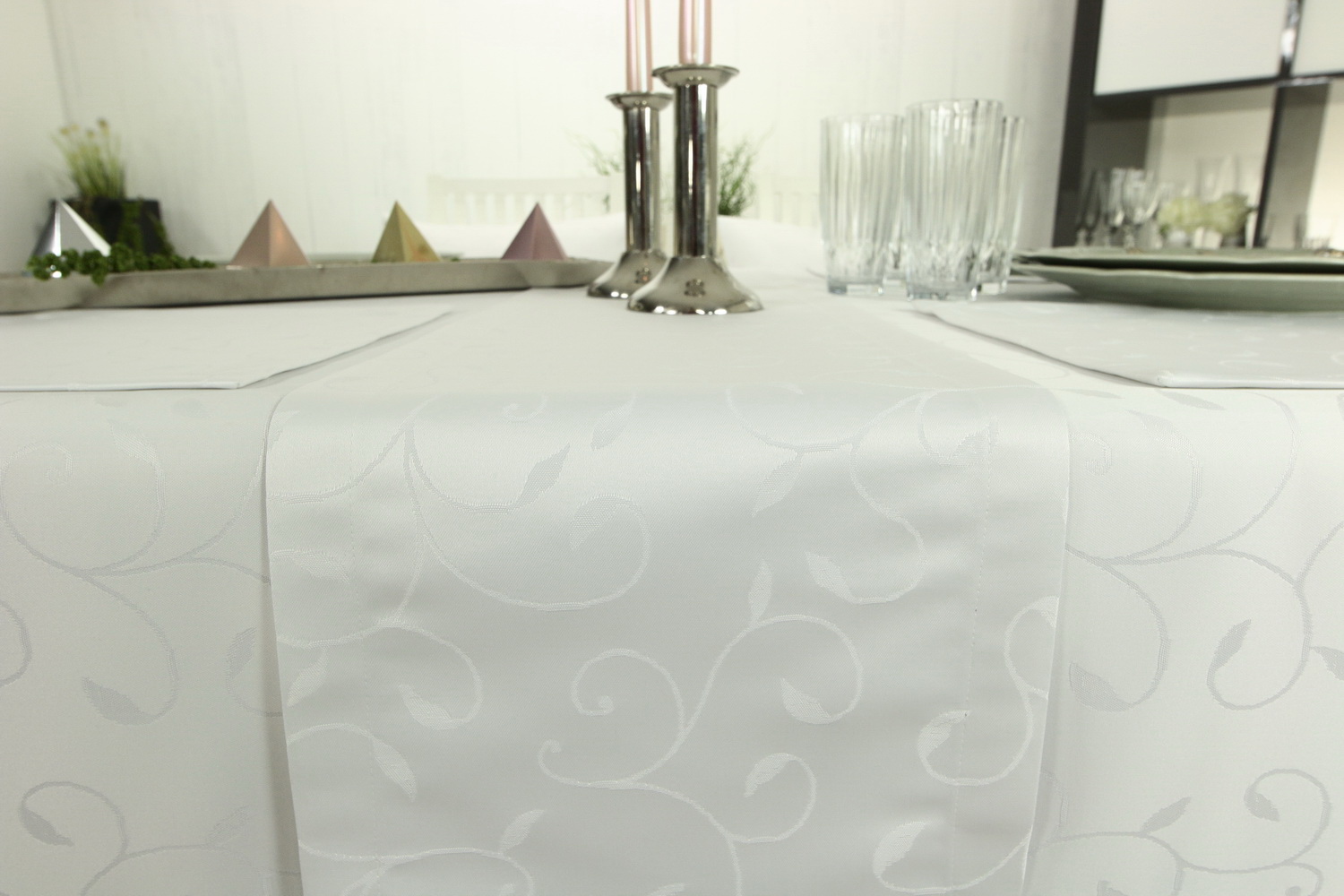 Tischläufer Damast weiß Muster mit Fleckschutz Breite 25 cm