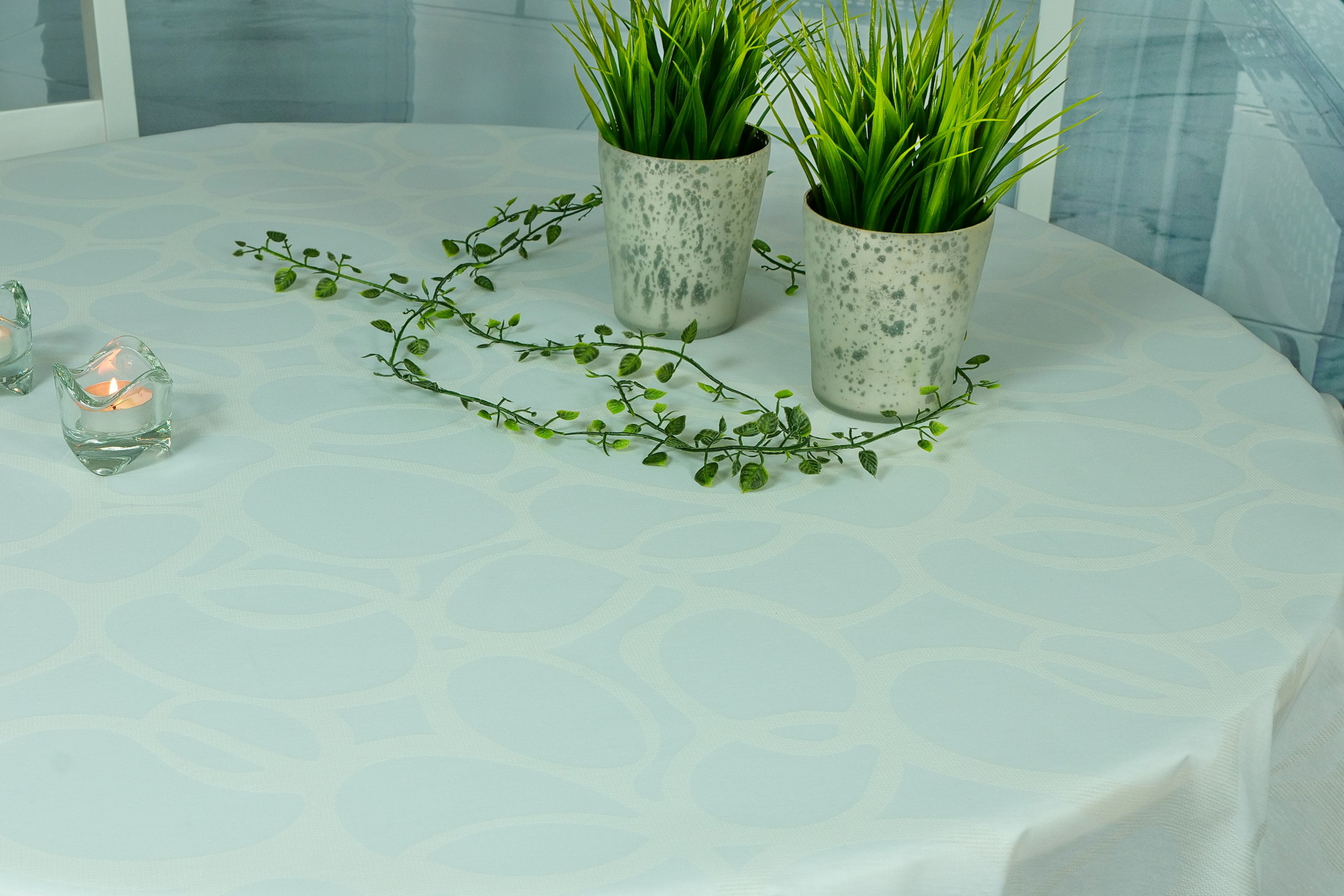 Abwaschbare Tischdecke Weiß einfarbig mit Muster Gröna Breite 110 cm OVAL