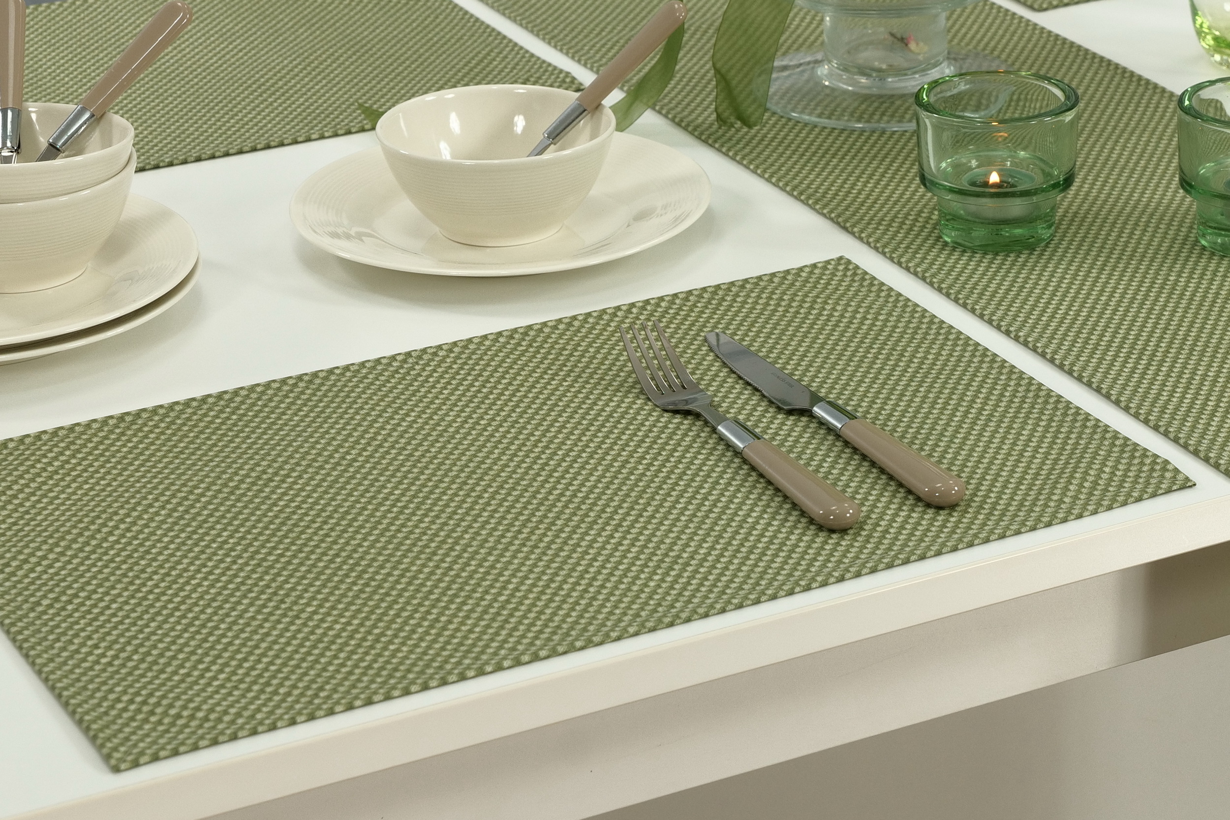 Abwaschbare Anti Rutsch Tischset Grün gemustert Peculiari Größe 32x42 cm Platzset