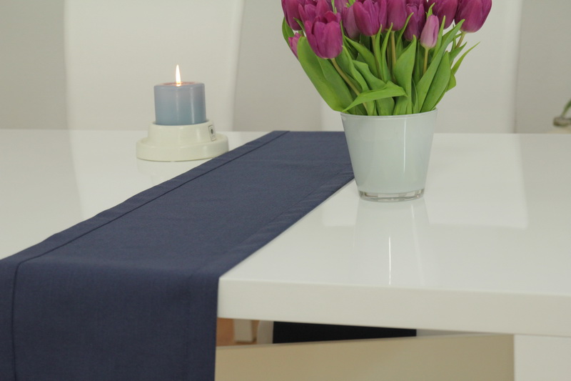 Tischläufer dunkelblau mit Fleckschutz Nia Breite 30 cm