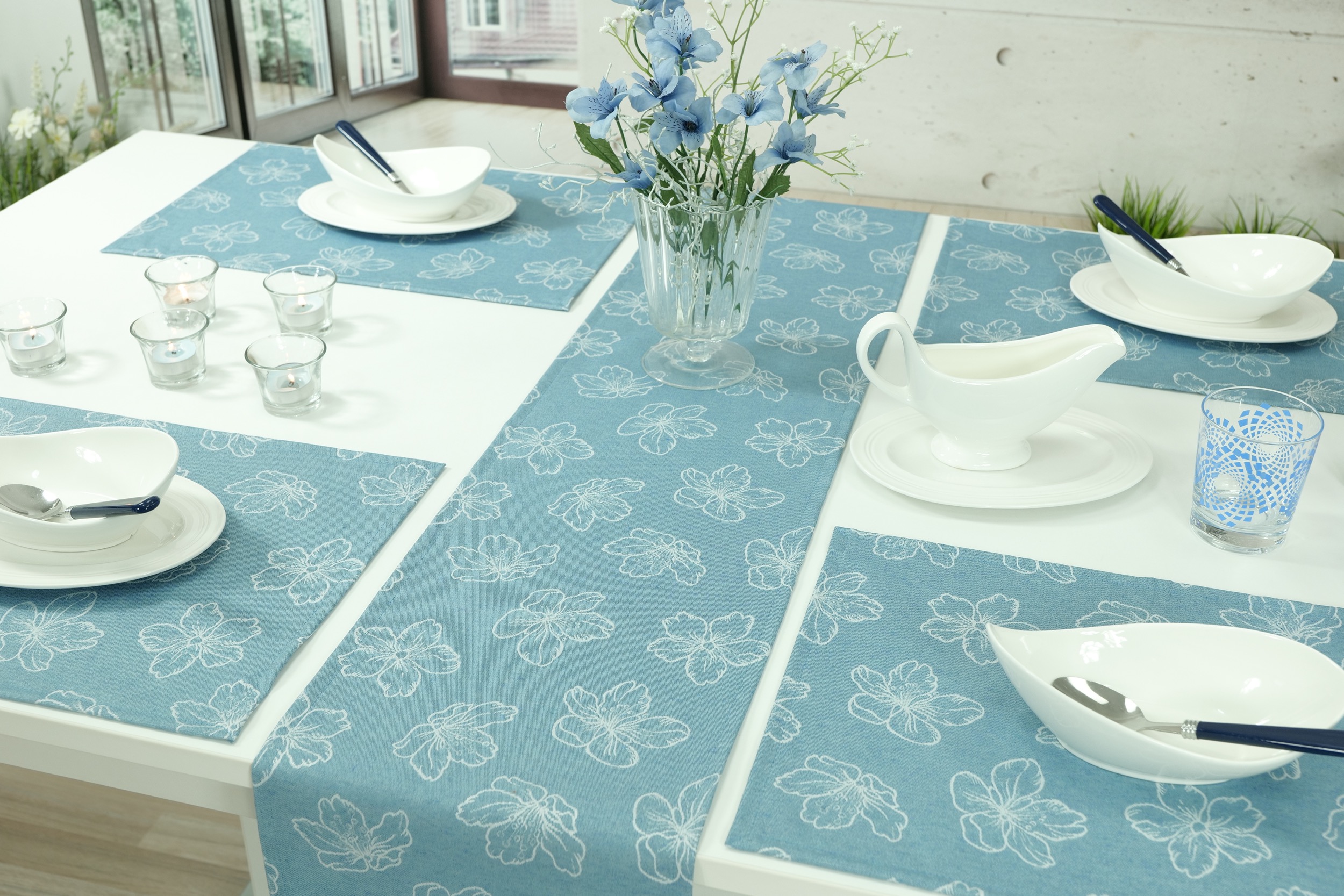 Tischläufer abwaschbar Blau Muster Blumen Adele Breite 40 cm