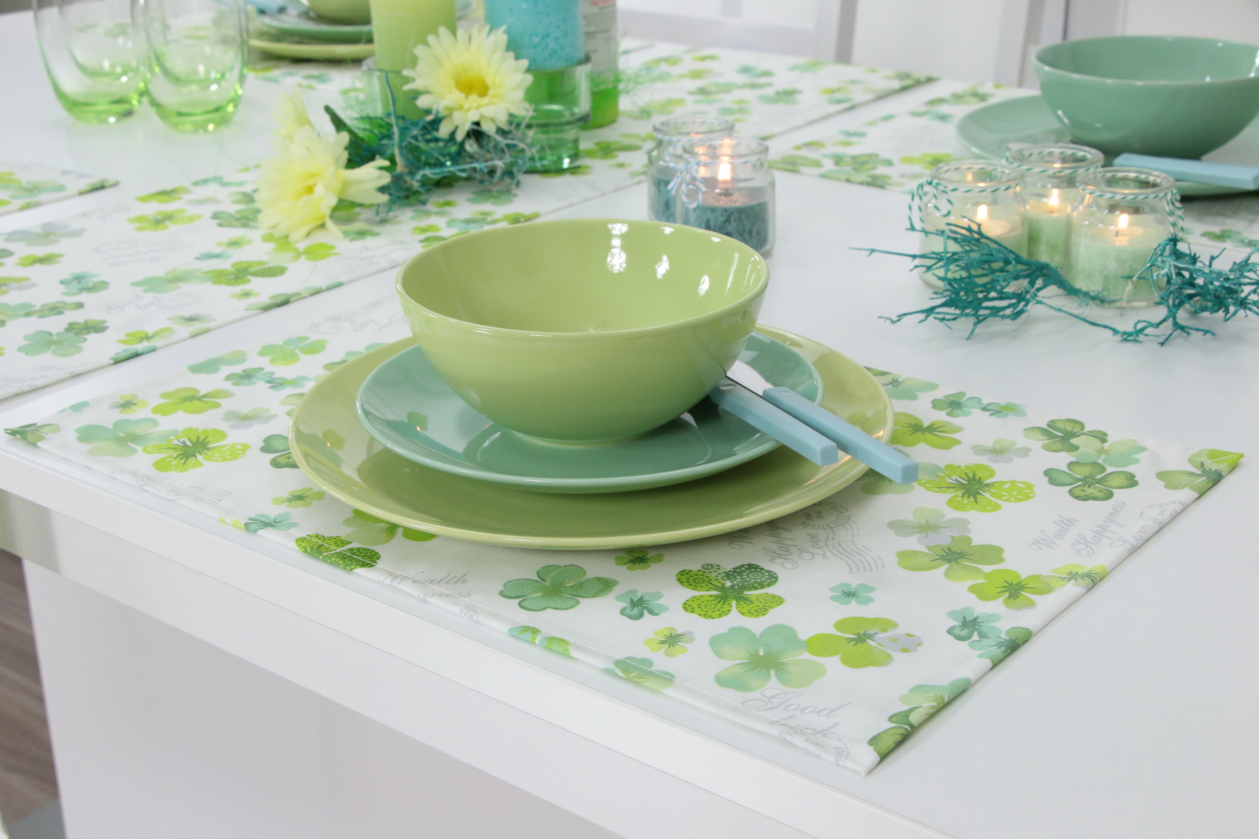 Tischset abwaschbar Kleeblatt Weiß Grün Größe 32x42 cm Platzset