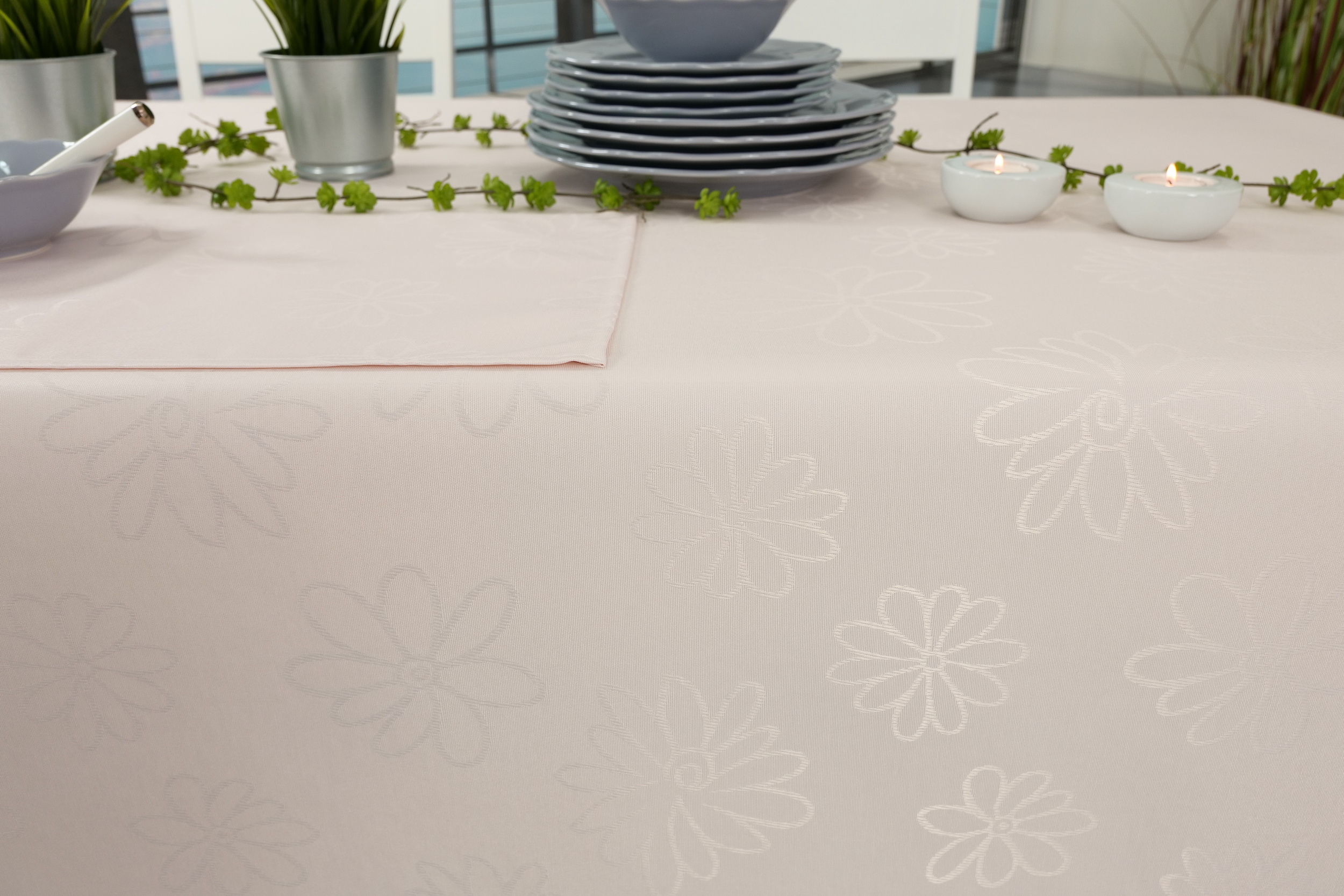 Tischdecke abwaschbar Zartrosa Blumenmuster Mari Breite 120 cm
