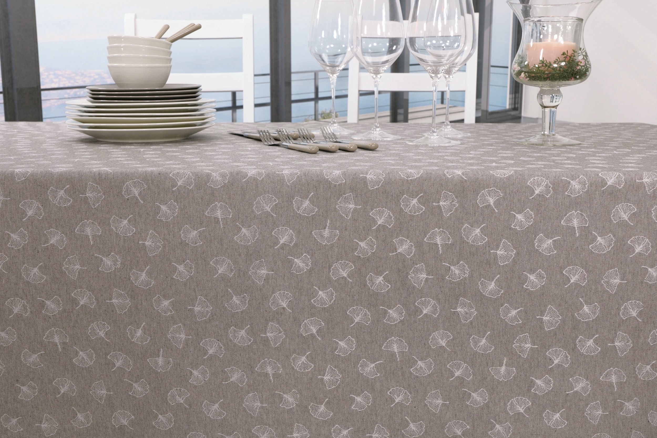 Tischdecke abwaschbar Taupe Muster Malta Breite 140 cm