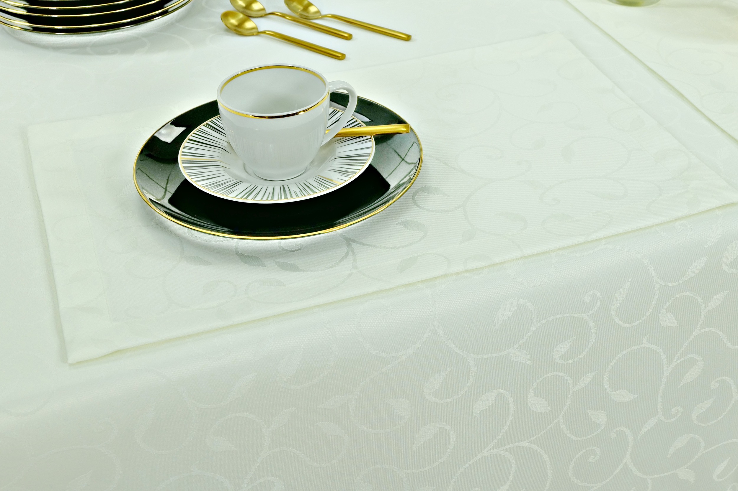 Tischset Damast Champagner mit Muster Fleckschutz Größe 32x42 cm Platzset