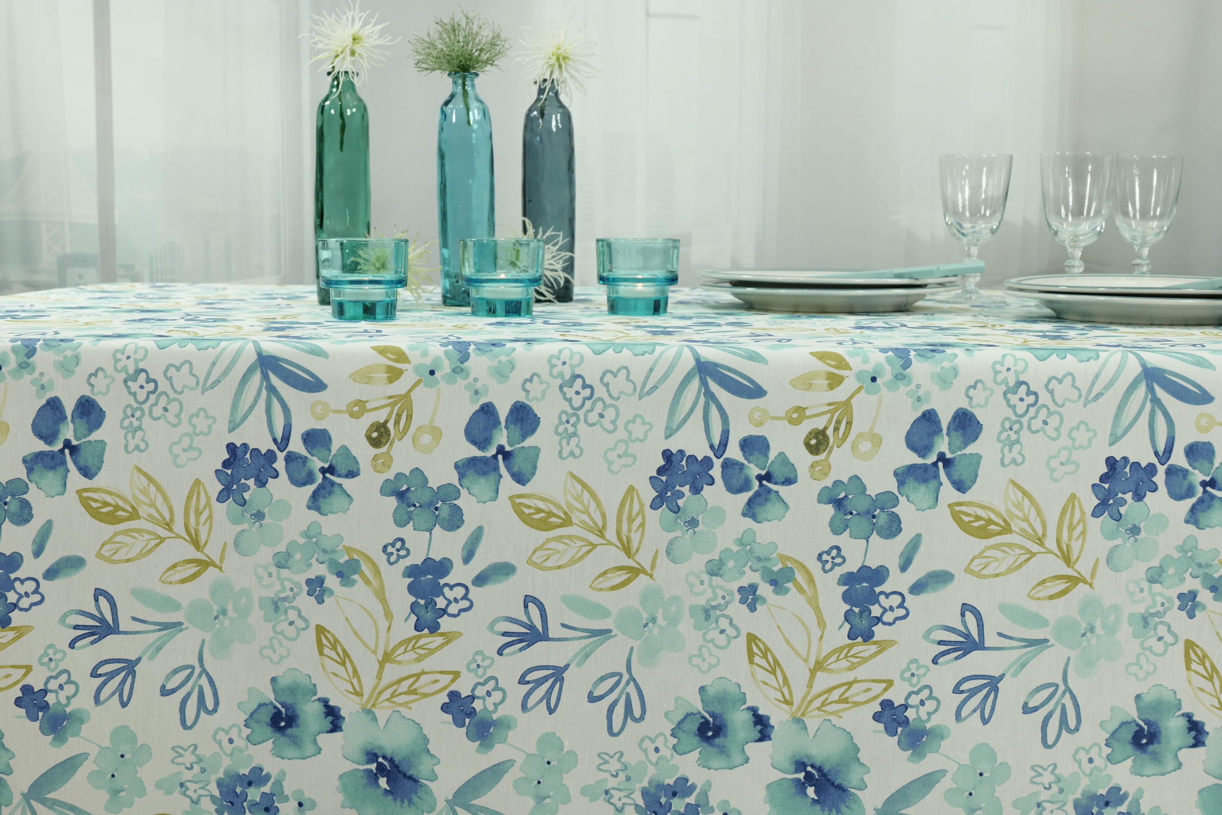 Tischdecke abwaschbar Blüte Blau gemustert Riviera Breite 90 cm