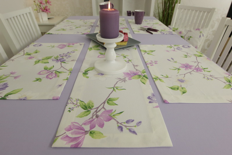 Tischläufer Floral mit Lavendel Blumen Breite 25 cm