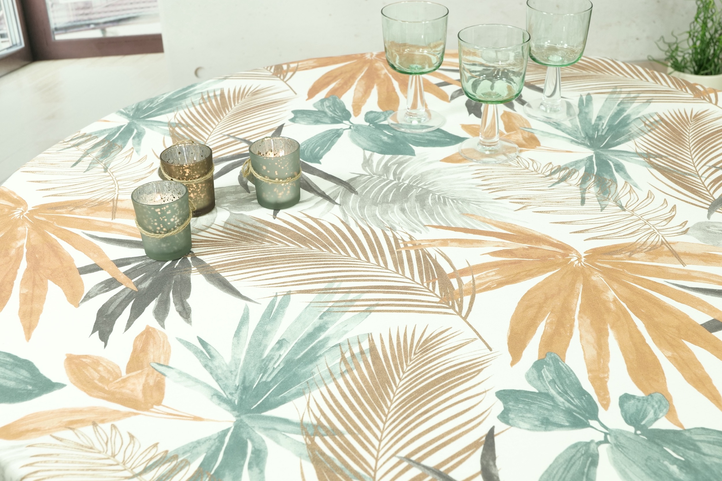 Tischdecke abwaschbar tropische Pflanzen Muster Malia Breite 130 cm OVAL
