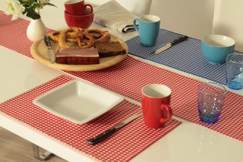 Tischset abwaschbar Rot Weiß kleines Karo Friedl Größe 32x42 cm Platzset