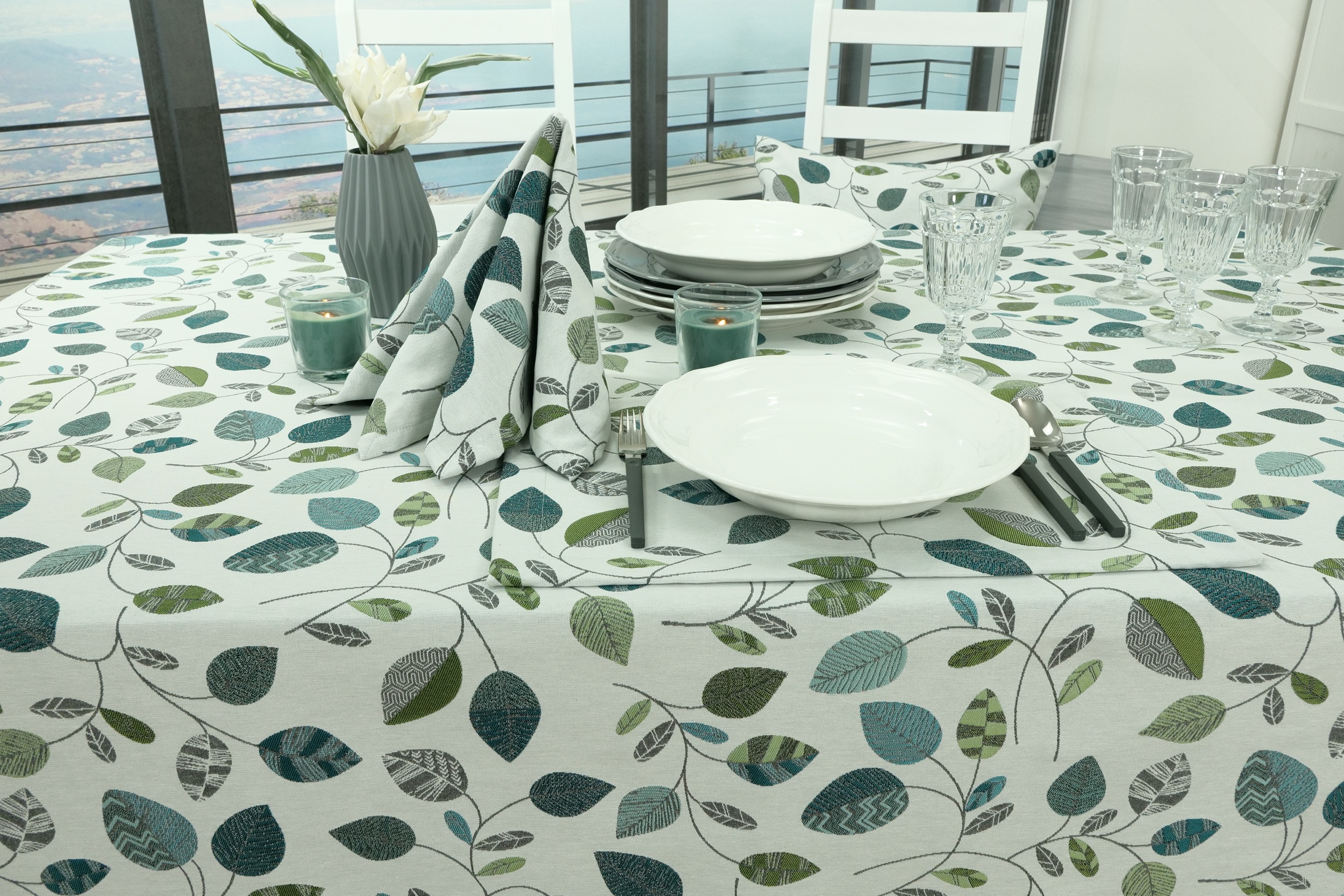 Tischdecke mit Blätter Grün Blau gemustert Elota Breite 100 cm
