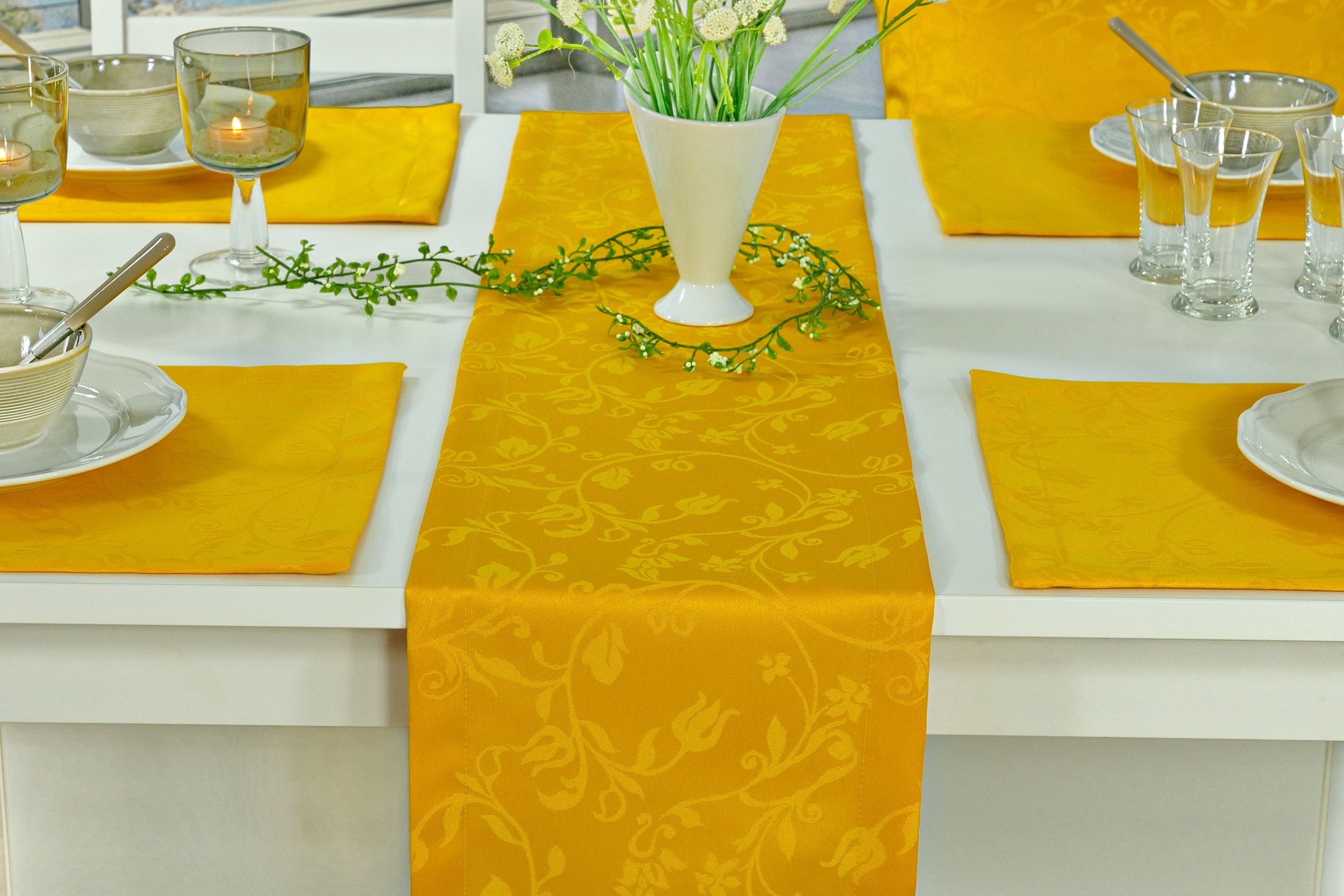 Tischläufer mit Fleckschutz Gelb Blütenranke Fresh Breite 25 cm