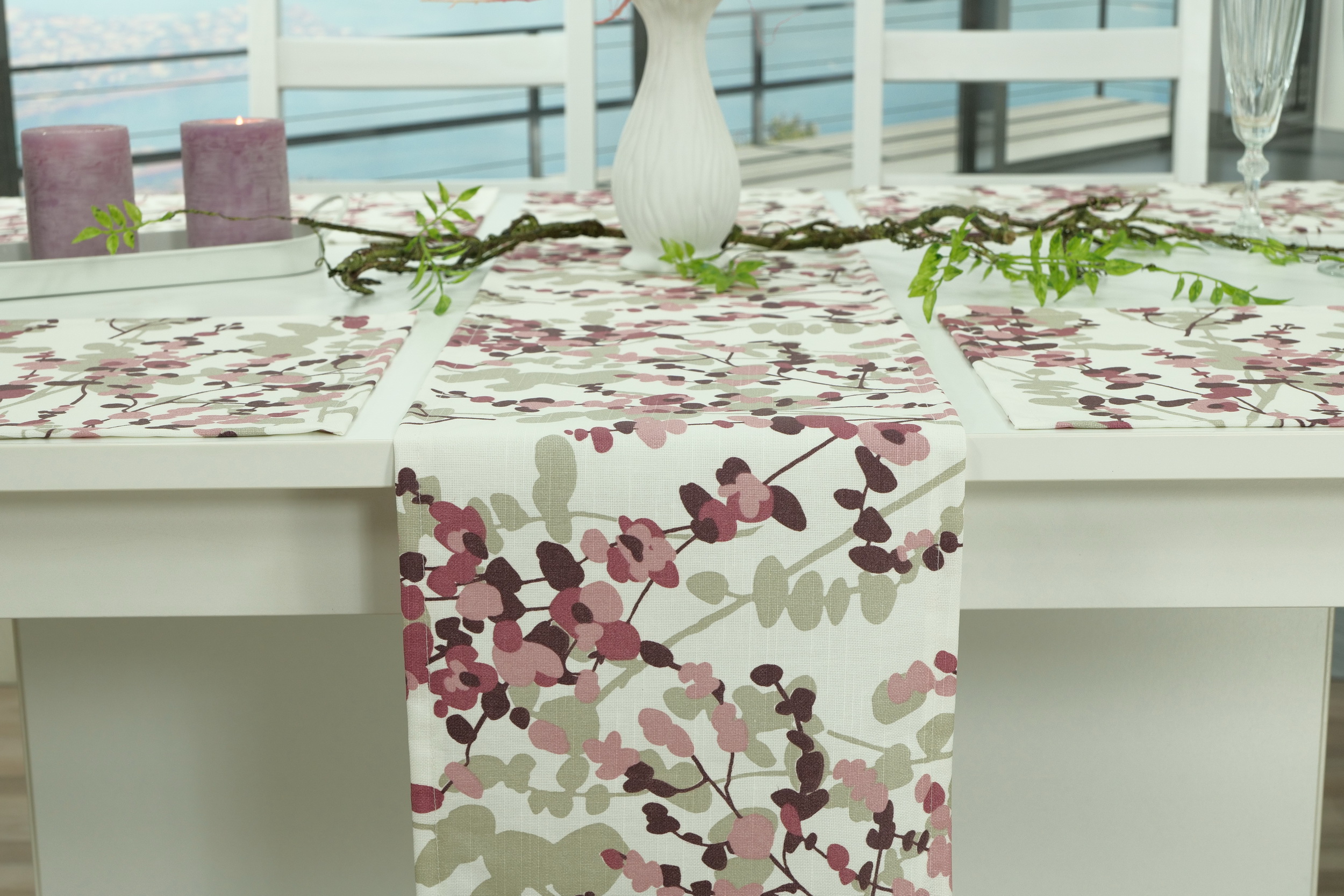 Abwaschbare Tischläufer Creme Altrosa Blüten Petalos Breite 40 cm