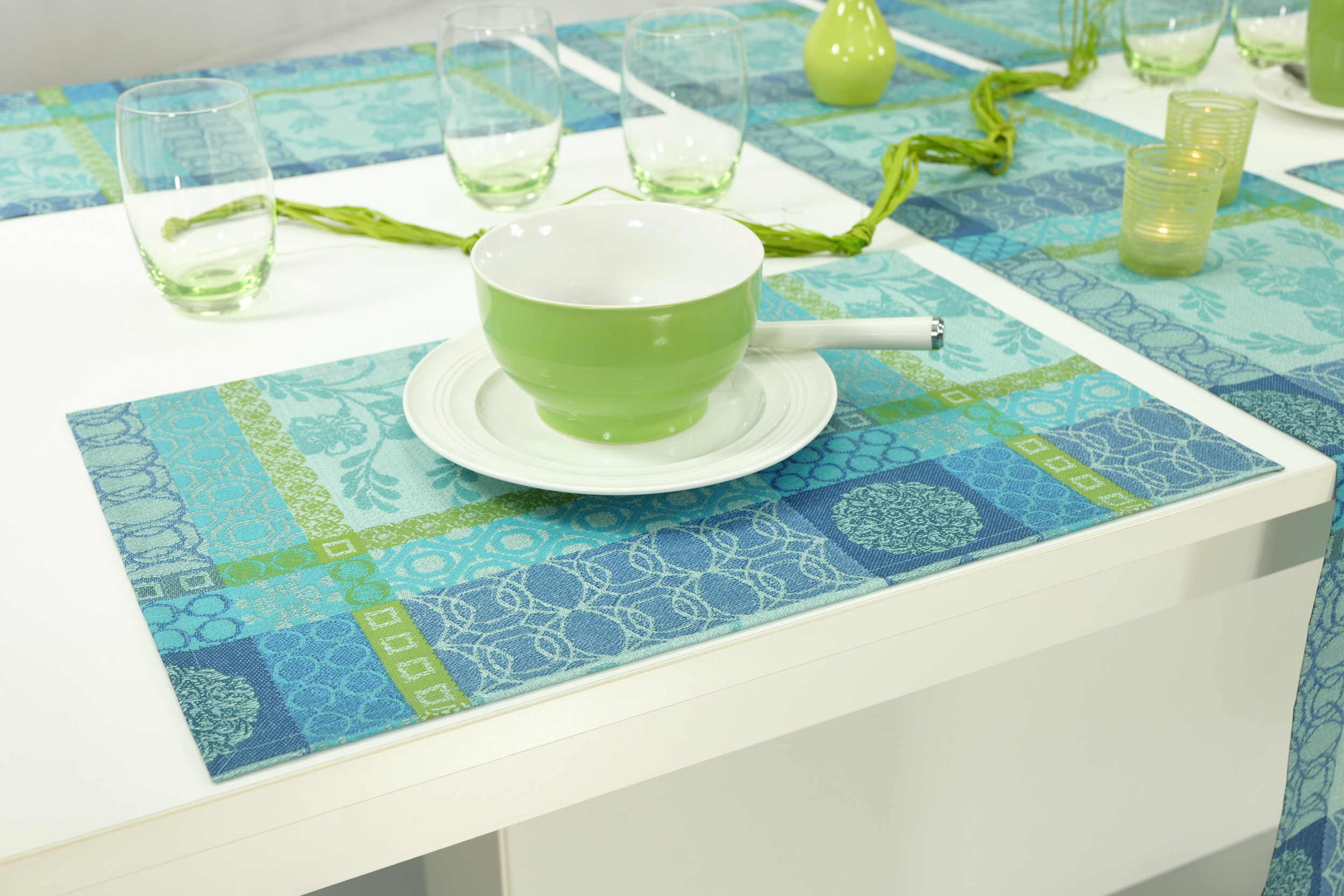 Abwaschbare Tischsets Jacquard Blau Türkis gemustert Laura Größe 32x42 cm Platzset