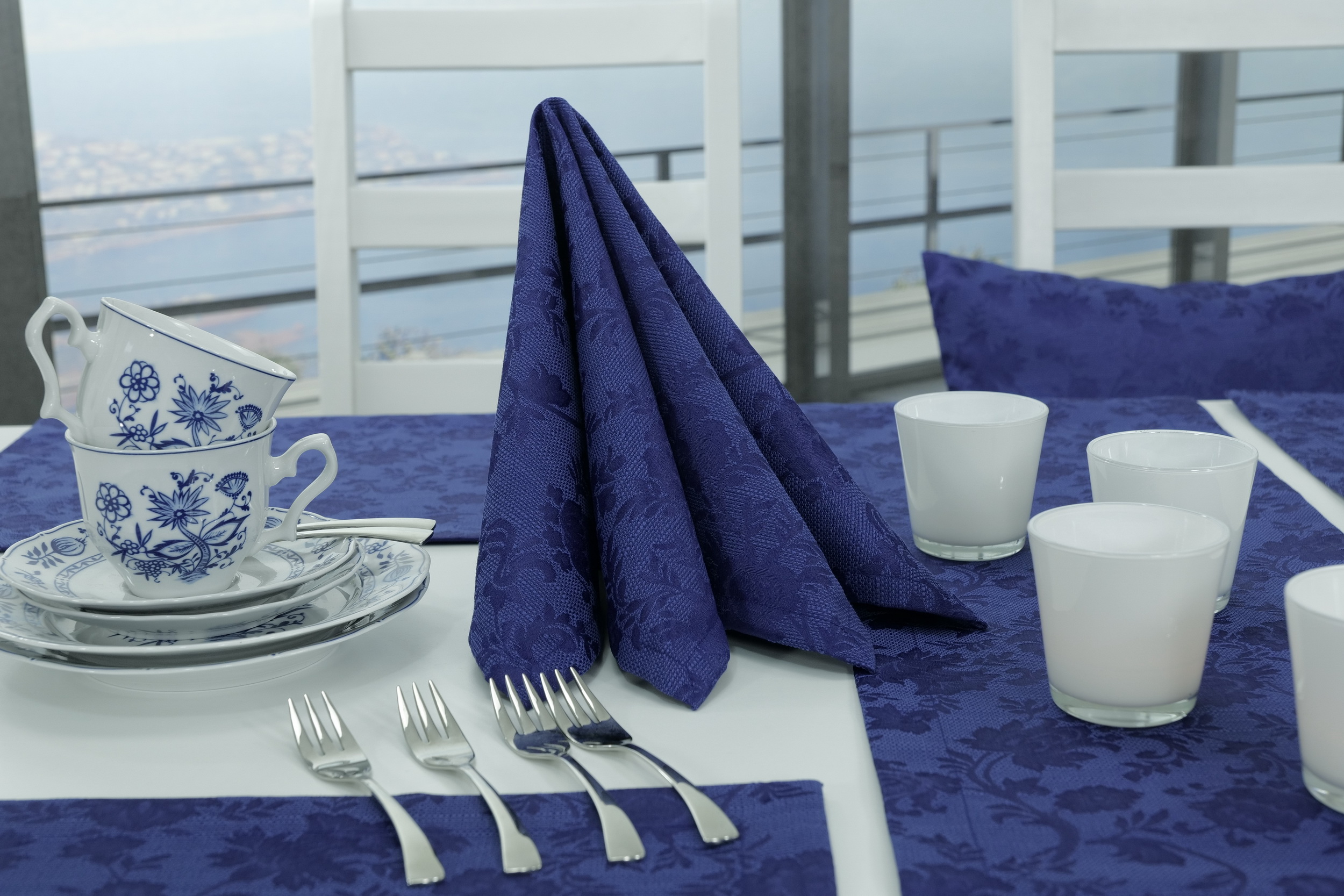 Tischläufer mit Fleckschutz Evita Blau Ranke Breite 40 cm