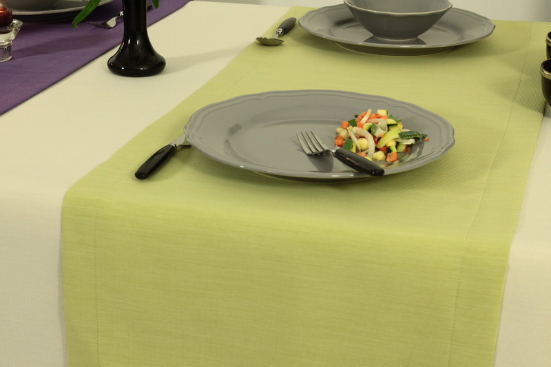 Tischläufer mit FLECKSCHUTZ Lindgrün Breite 25 cm RATJANA