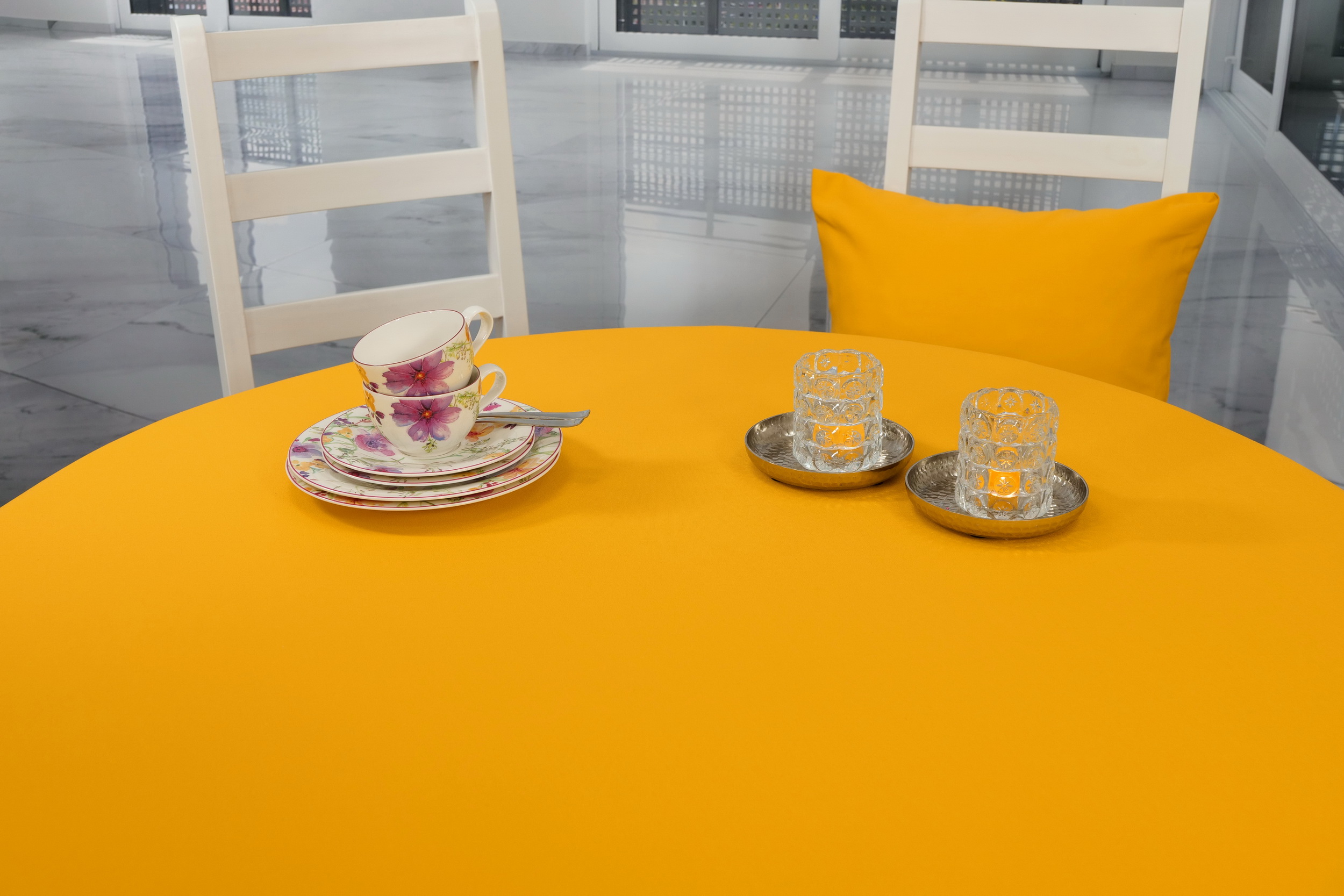 Tischdecke mit Fleckschutz Gelb uni Sara Breite 130 cm OVAL