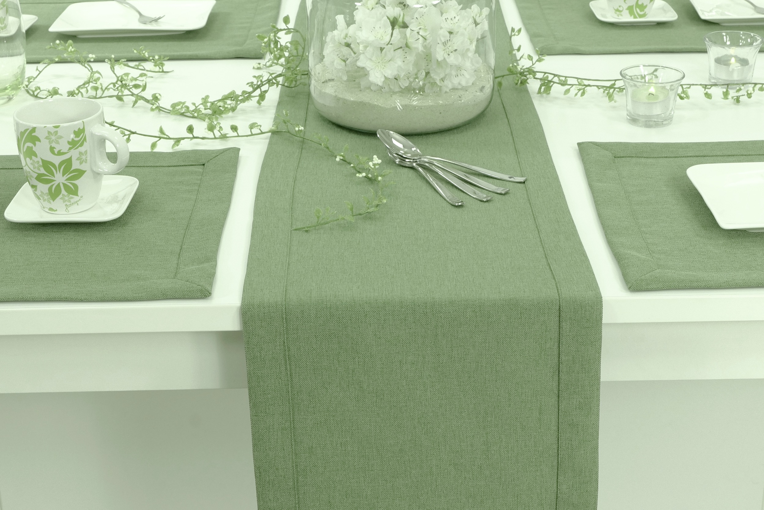 Edle Tischläufer Grün einfarbig Peony Breite 25 cm