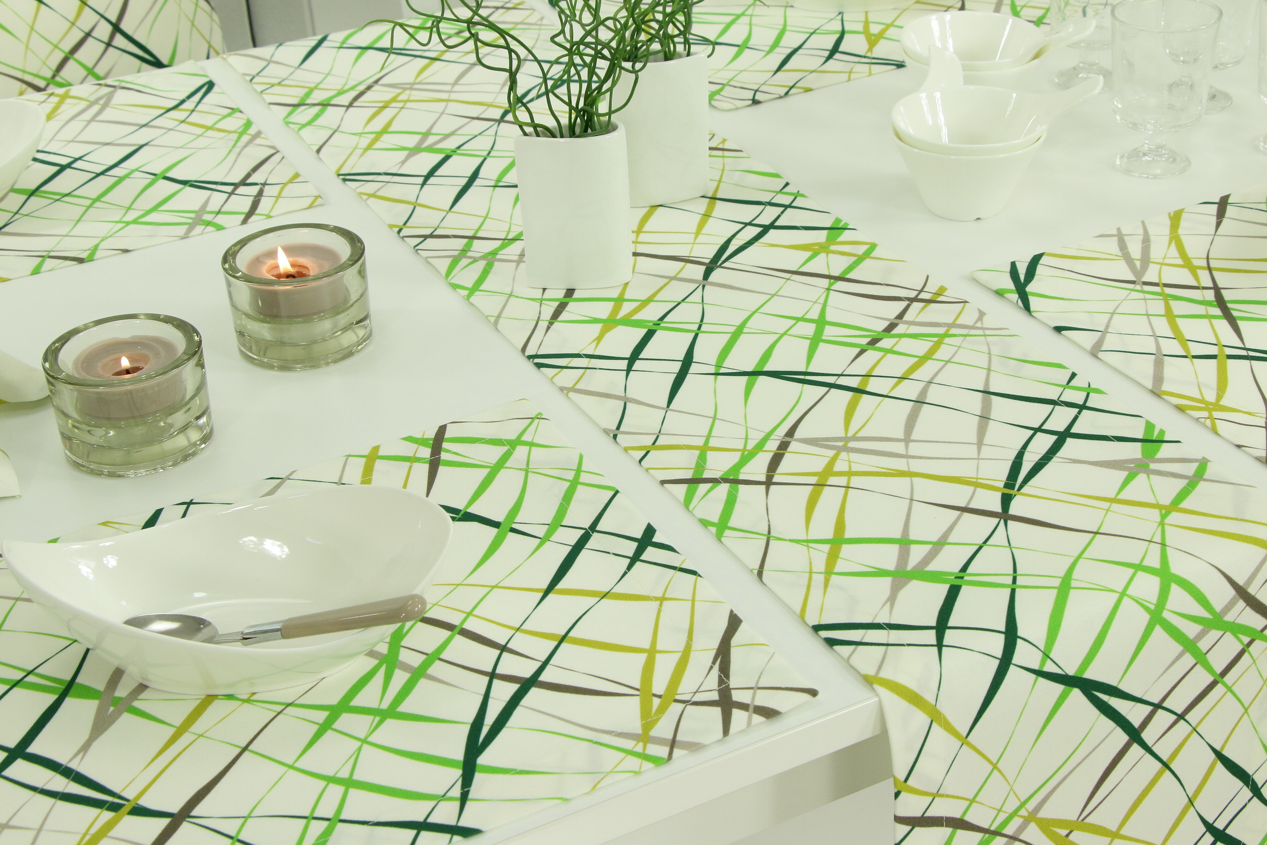 Tischläufer mit Fleckschutz Bambus Blätter CLEANS 30 cm x 140 cm