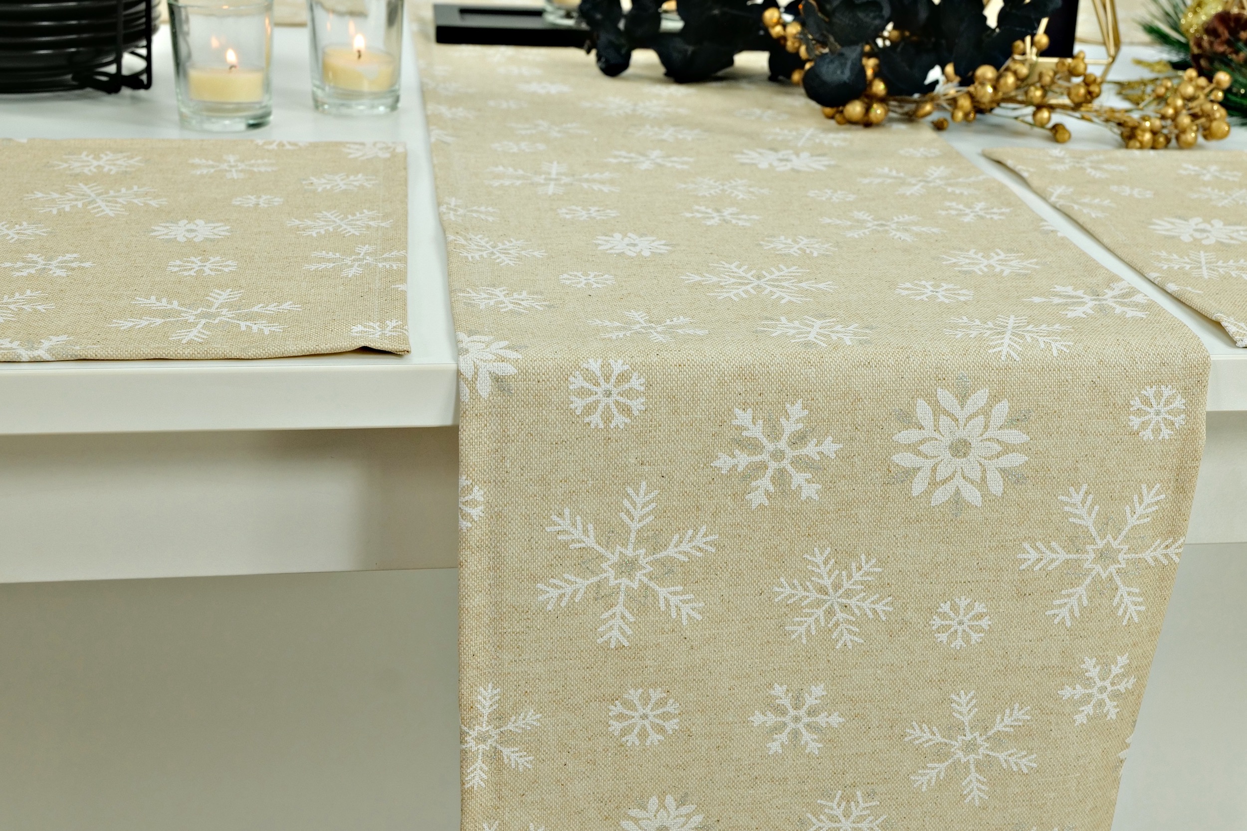 Abwaschbare Tischläufer Weihnachten Beige Muster Schneeflocken Breite 30 cm