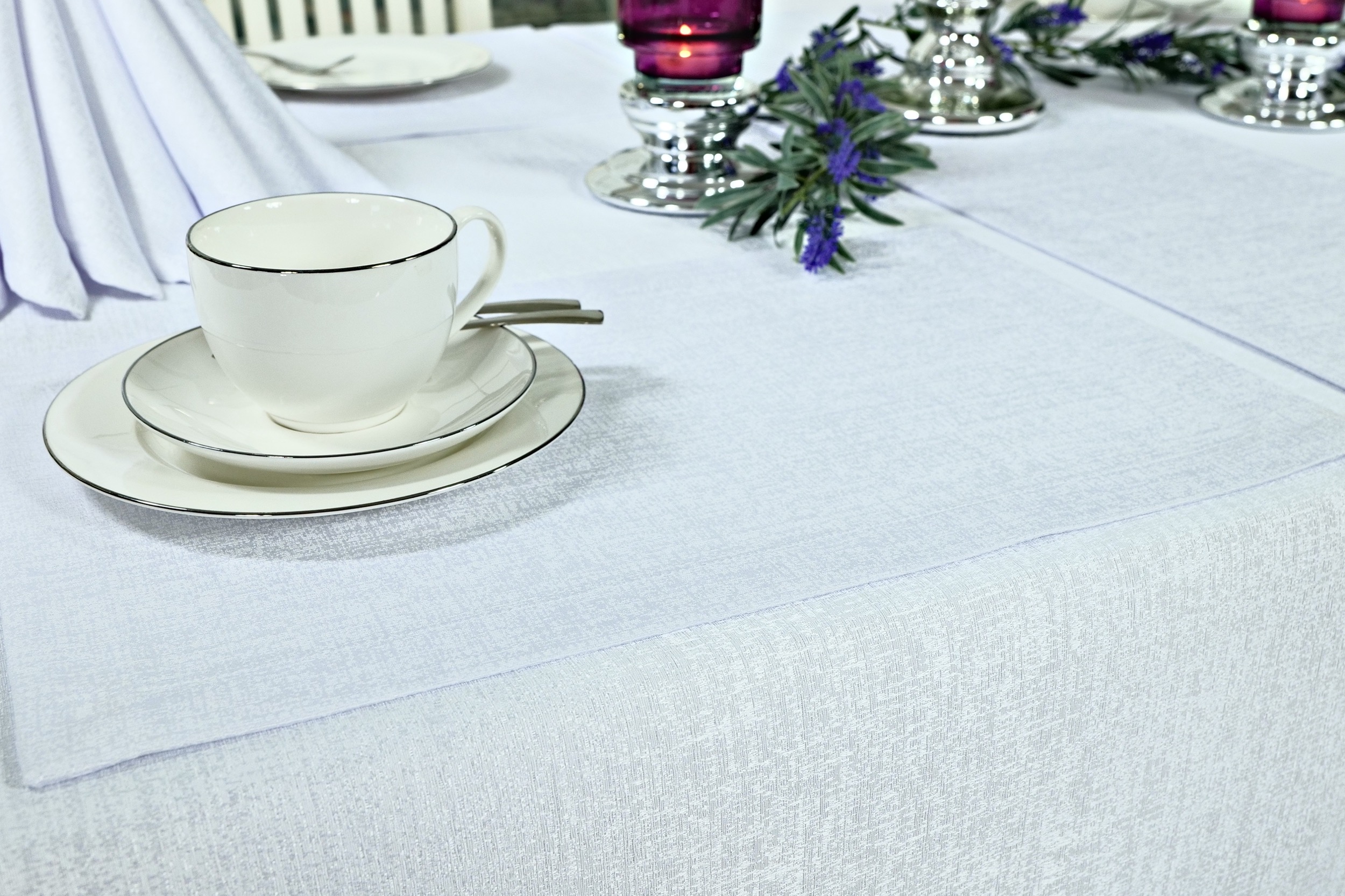 Tischdecke mit Fleckschutz Weiß Muster dezent klassisch Jana Breite 120 cm