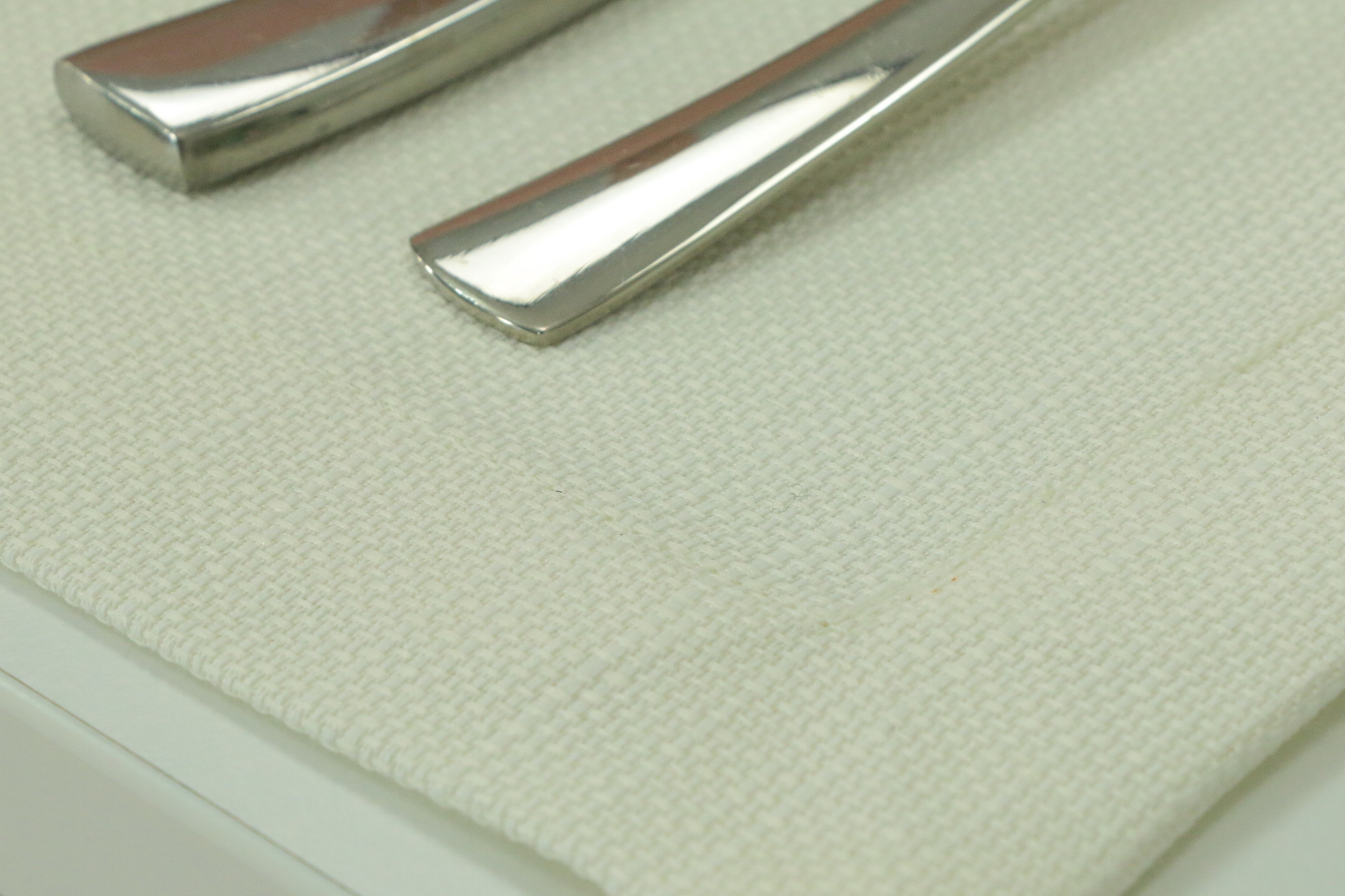 Tischläufer mit Fleckschutz Evita Perlcreme uni Breite 25 cm